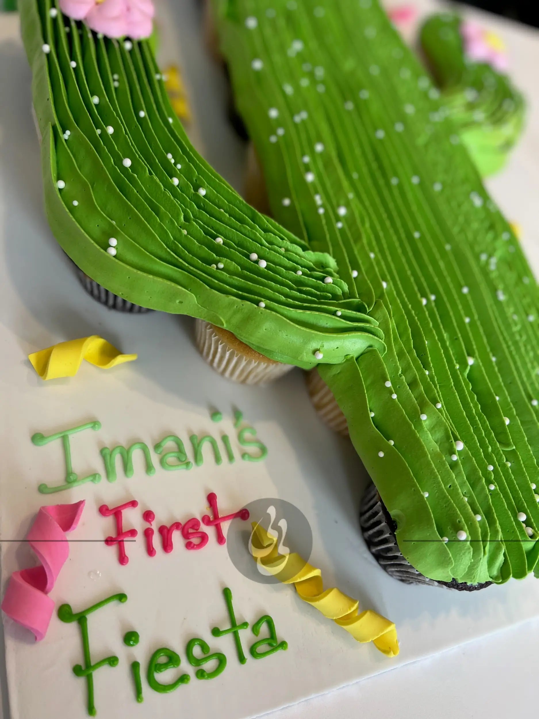 Pull-apart cactus cupcake - cupcake