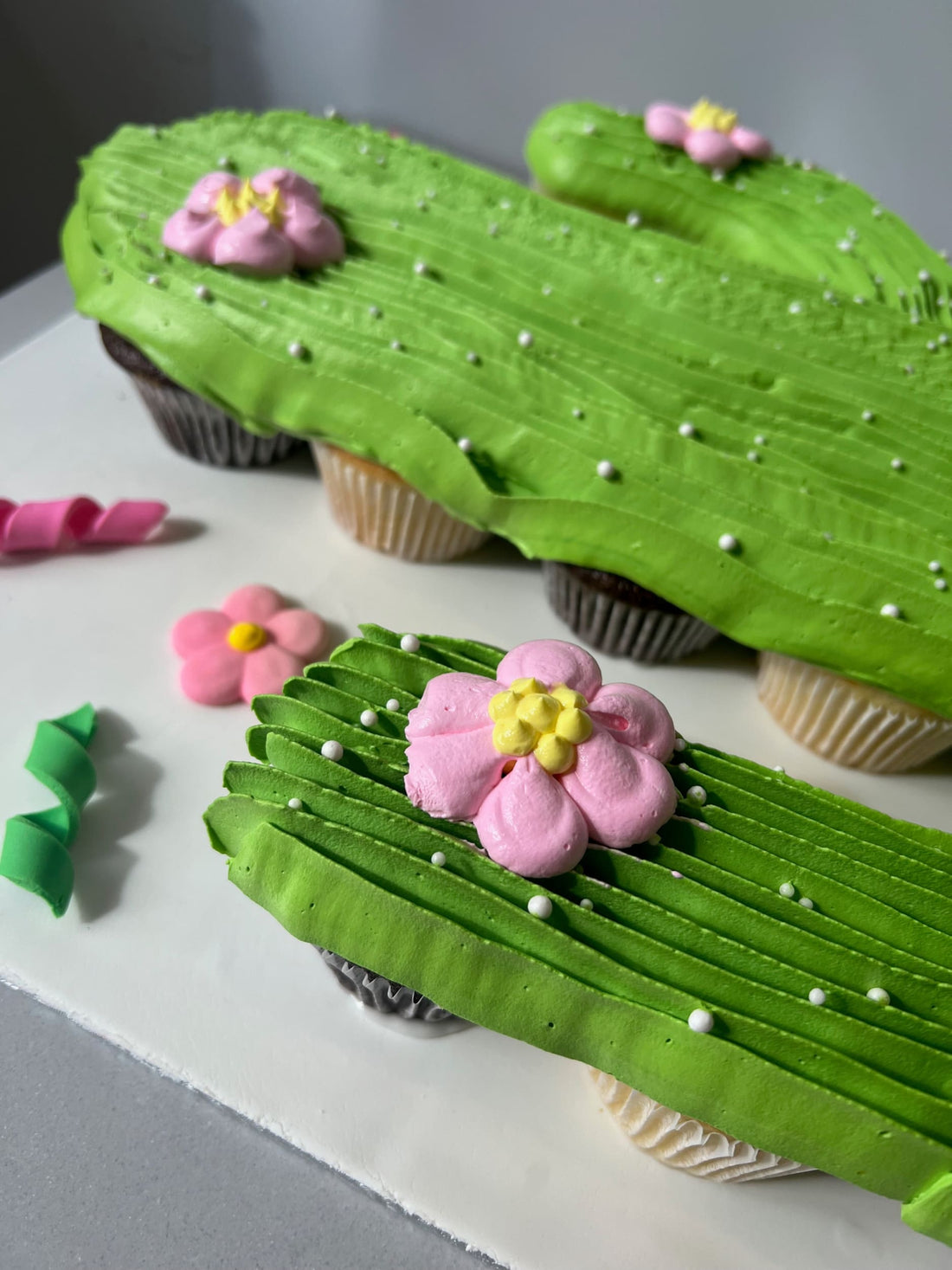 Pull-apart cactus cupcake - cupcake