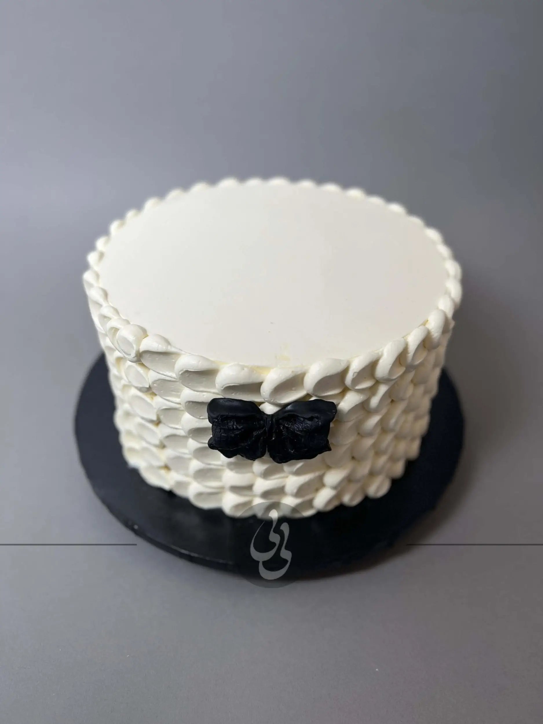 Pulled dots on buttercream - custom cake