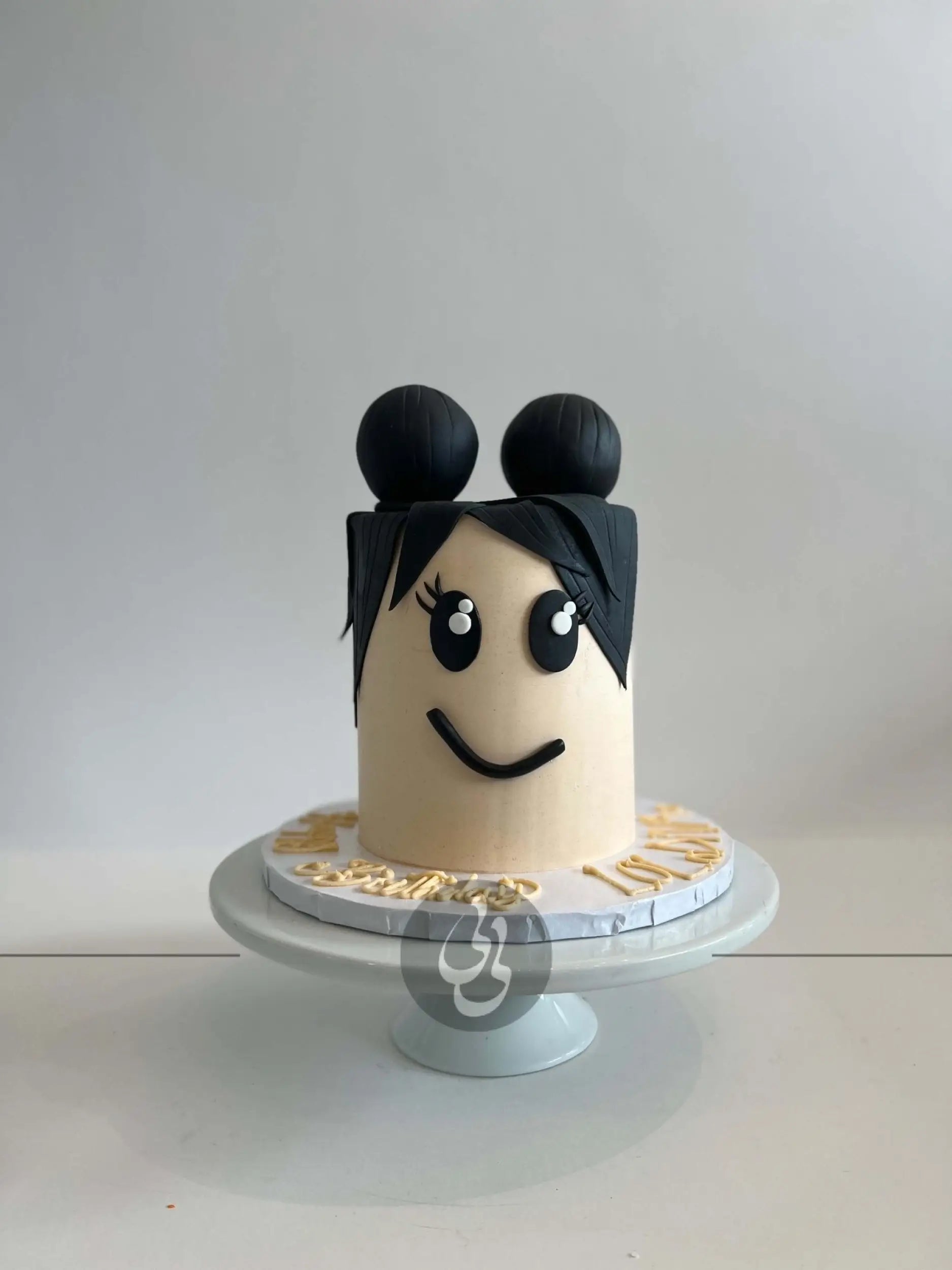 Robo character on buttercream - custom cake