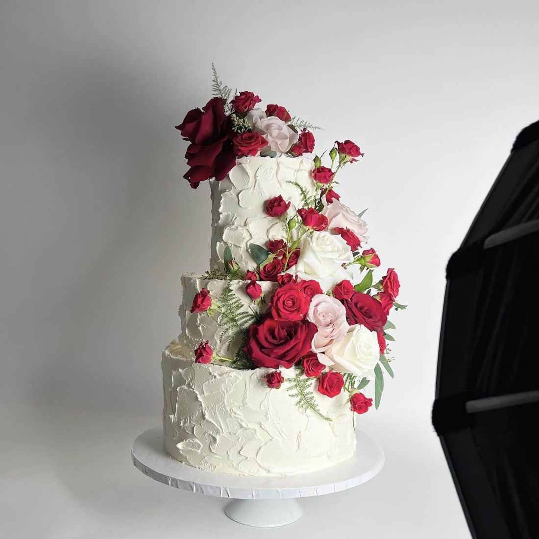 Romance & palette knife - wedding cake