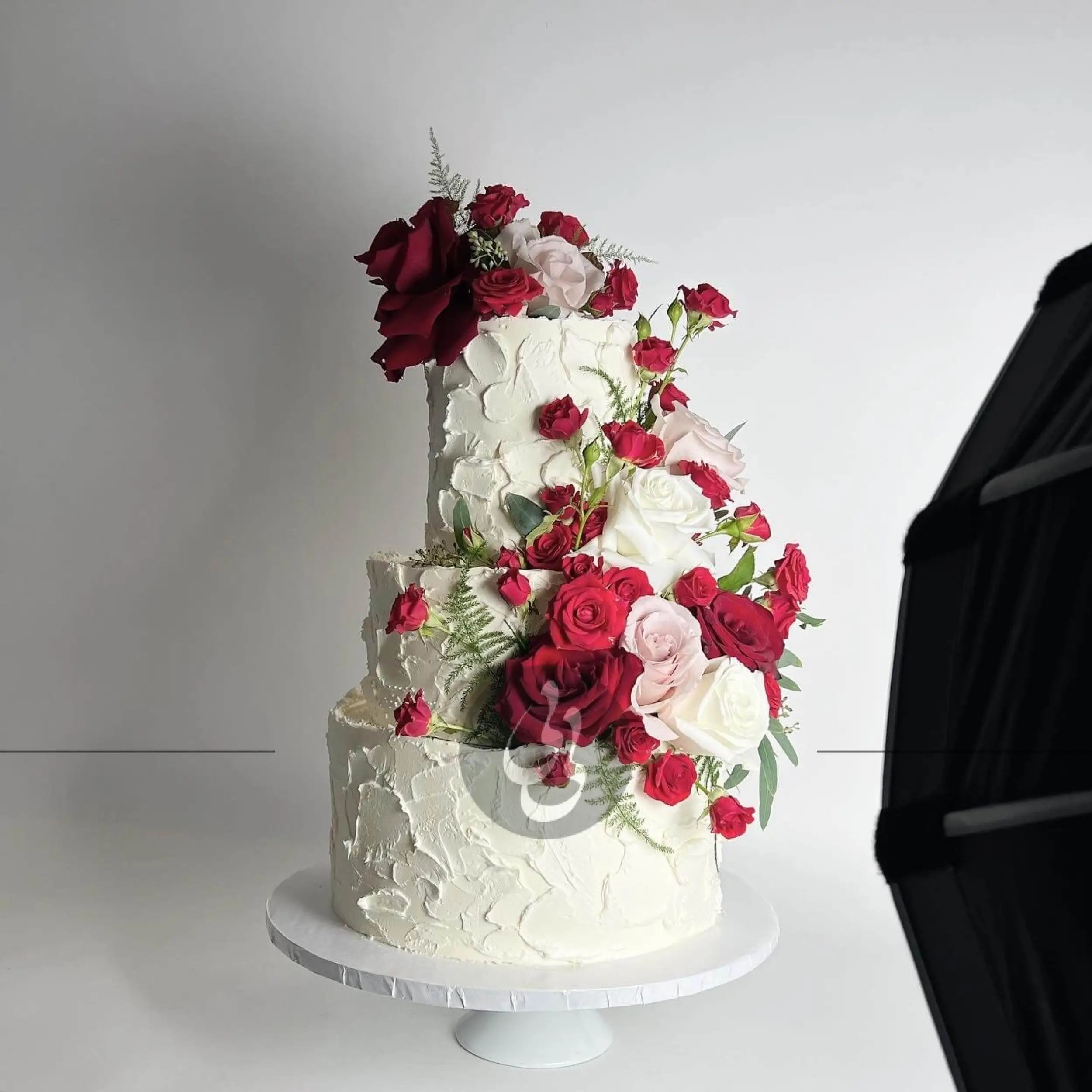 Romance & palette knife - wedding cake