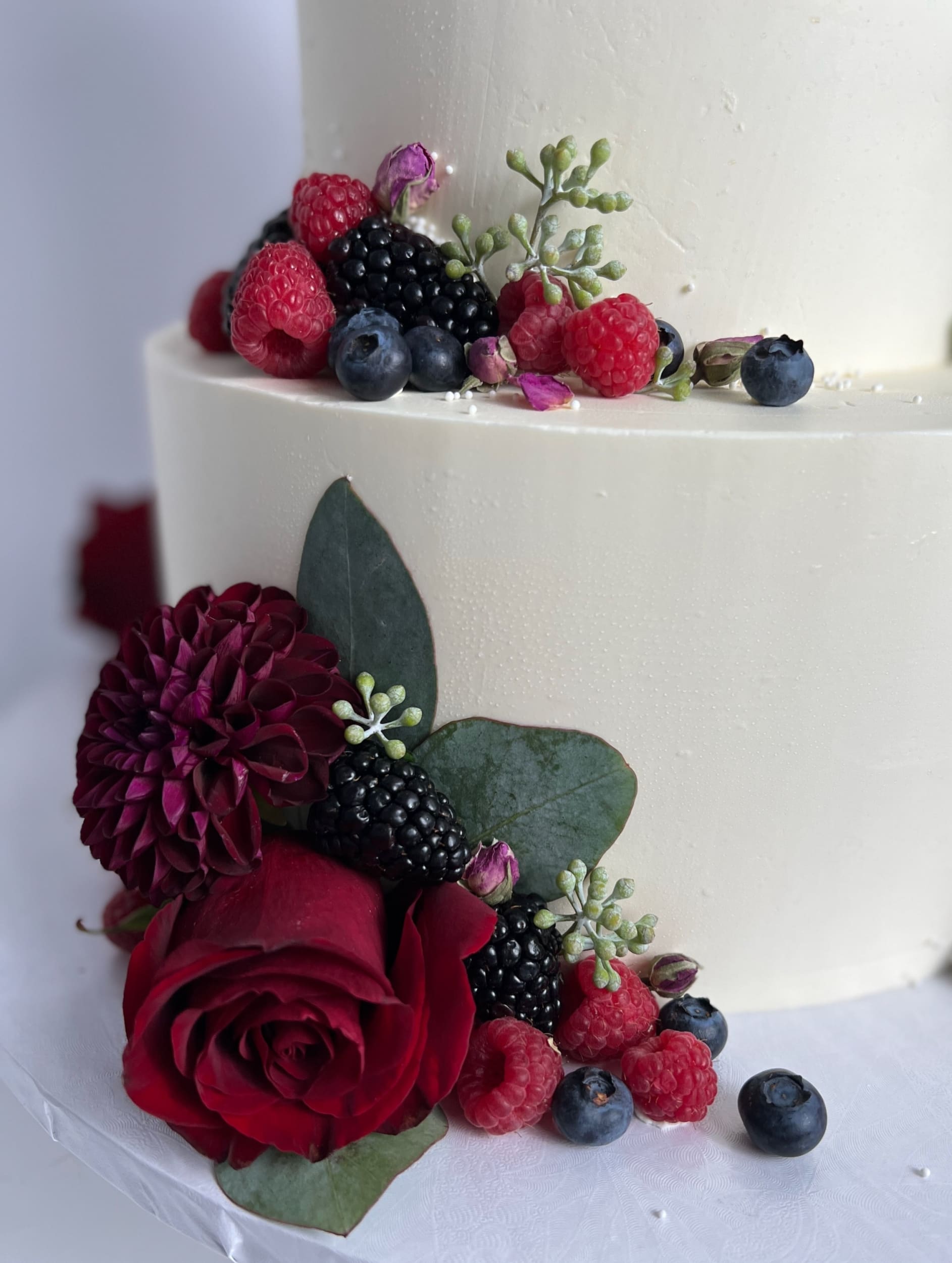 Romance & palette knife - wedding cake