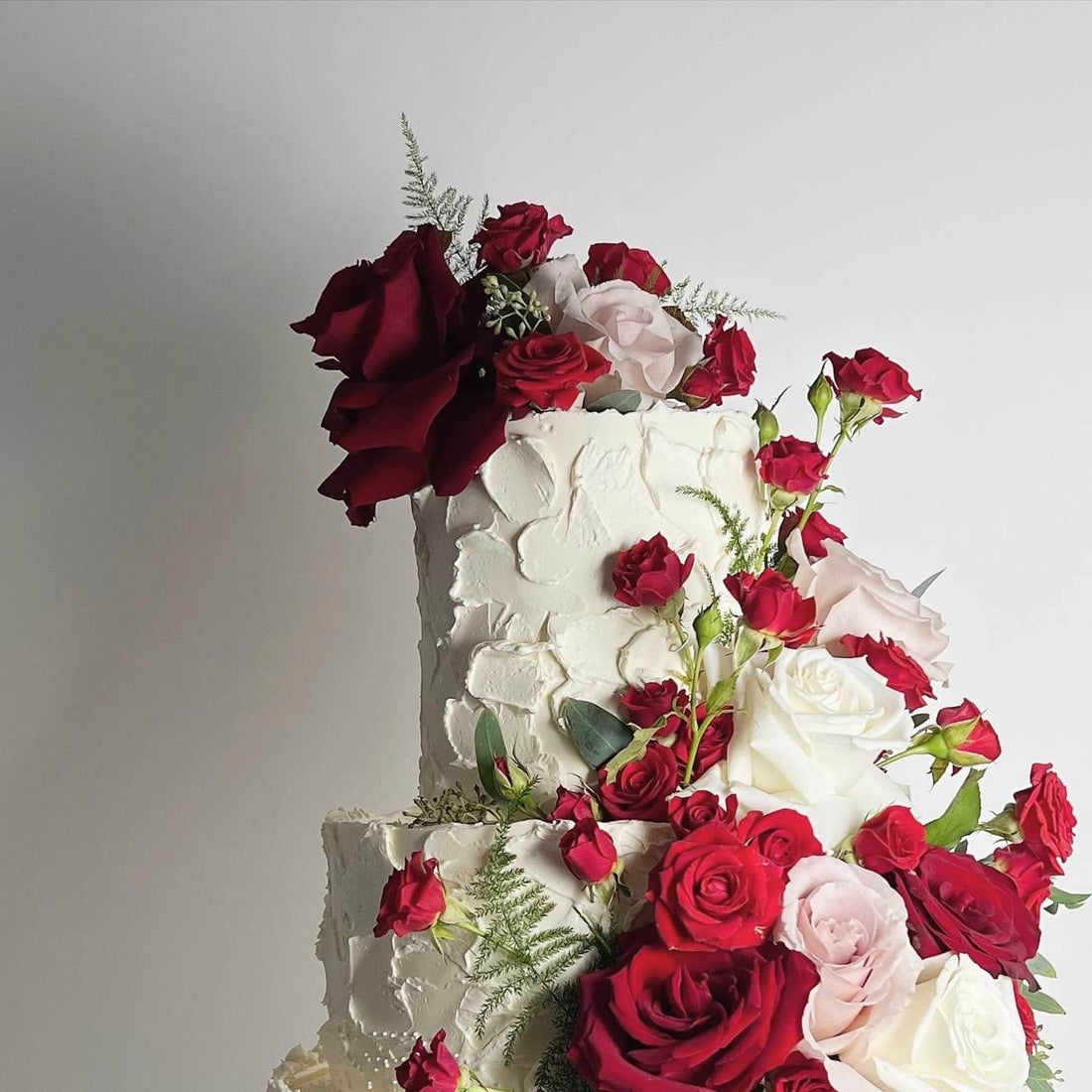 Romance & palette knife - wedding cake