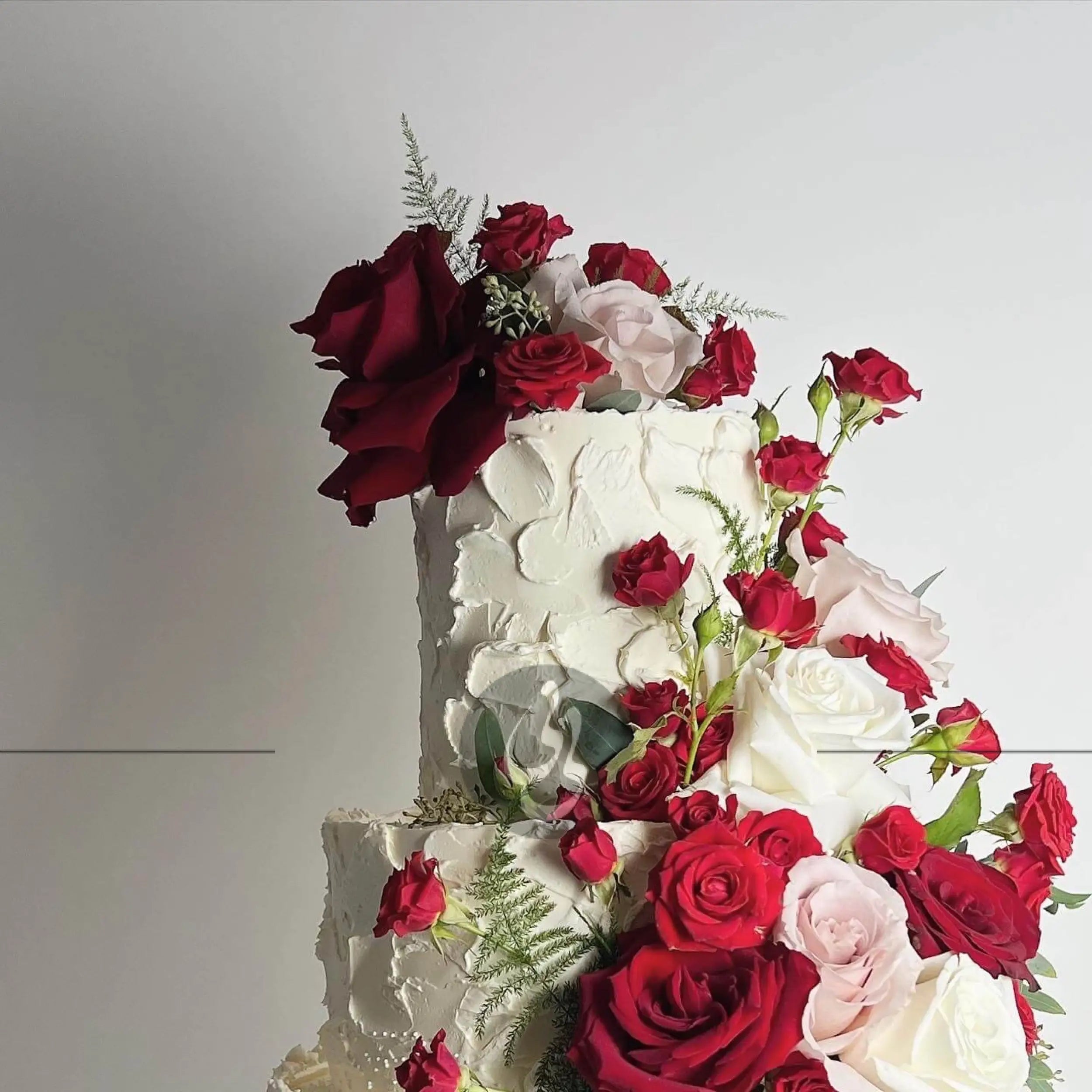Romance & palette knife - wedding cake