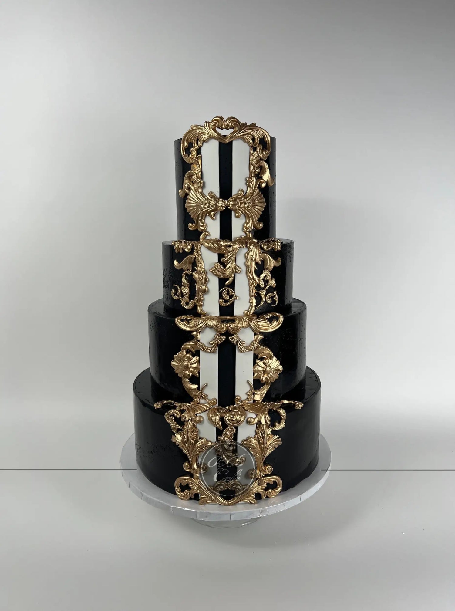 Royal pinstripe on fondant - wedding cake