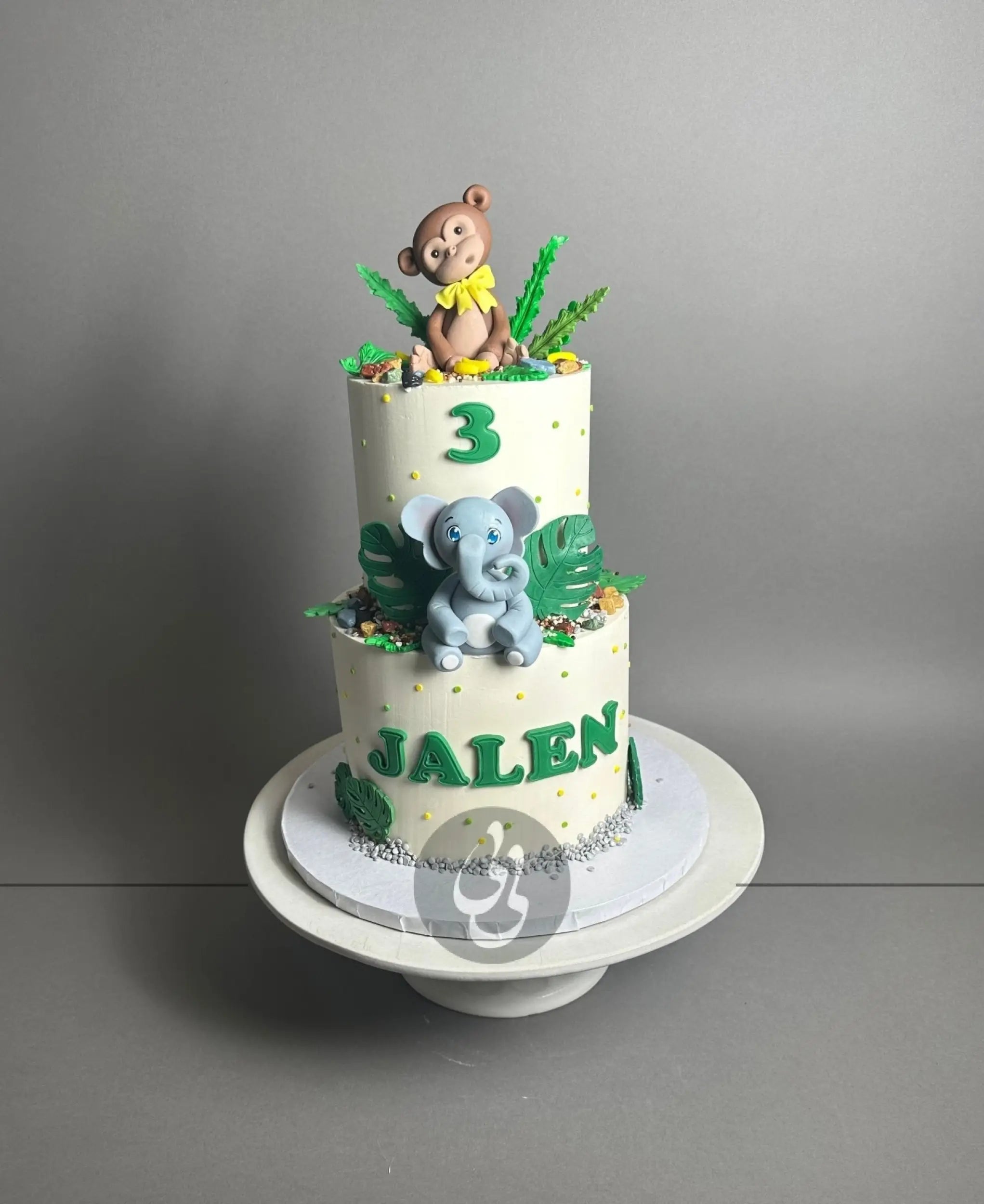 Safari animals & leaves - custom cake