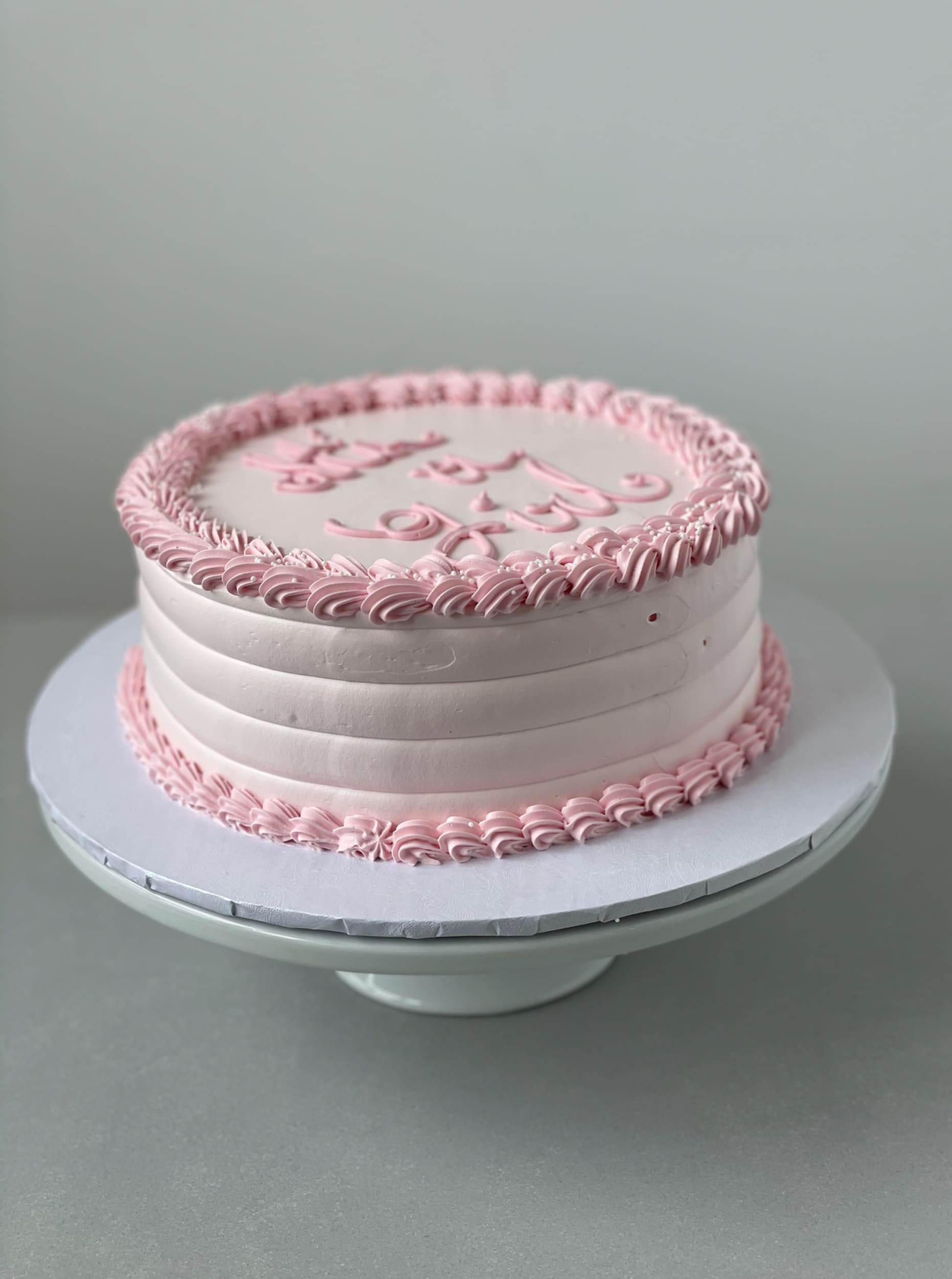 Simple piping on whipped cream - custom cake