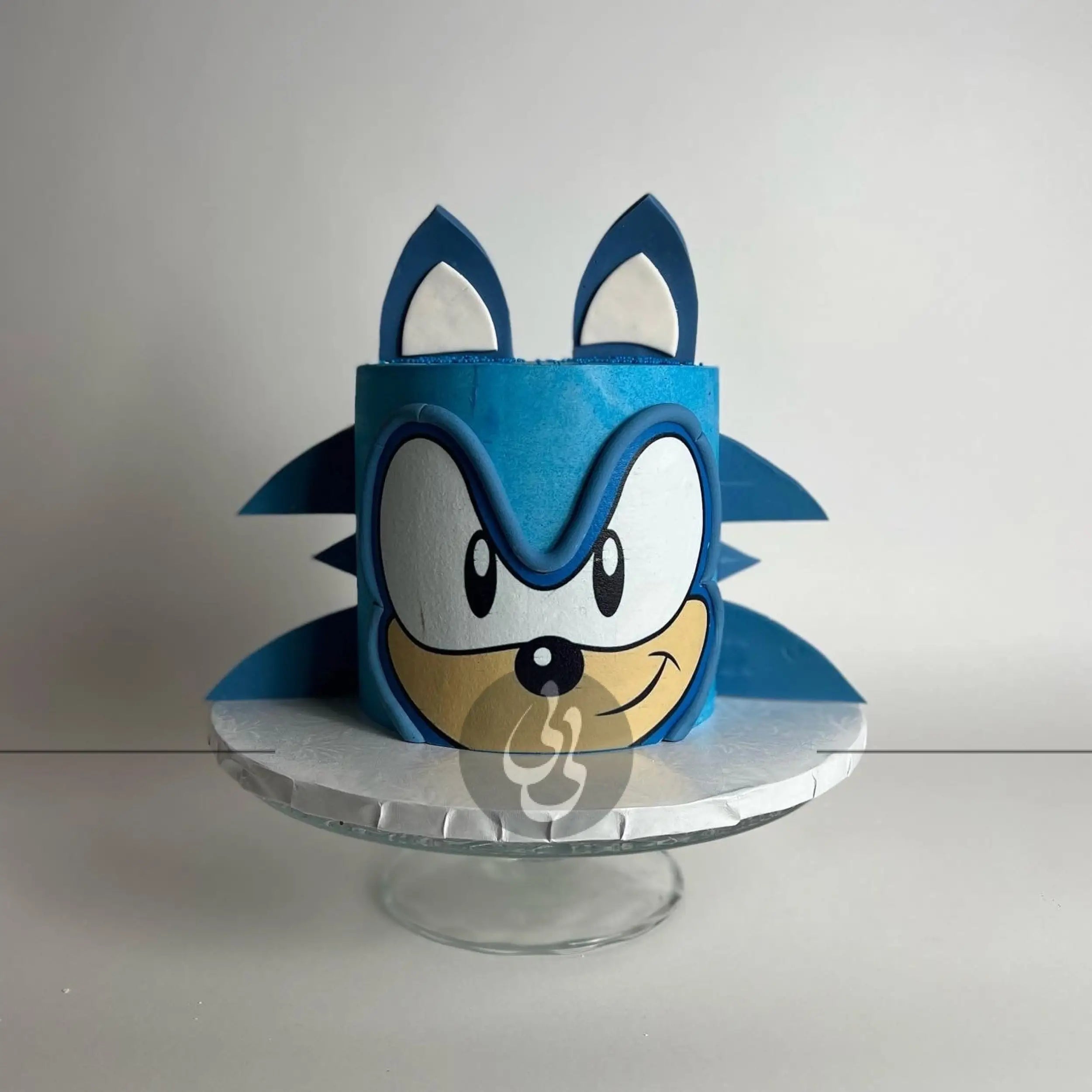 Sonic the hedgehog on buttercream - custom cake