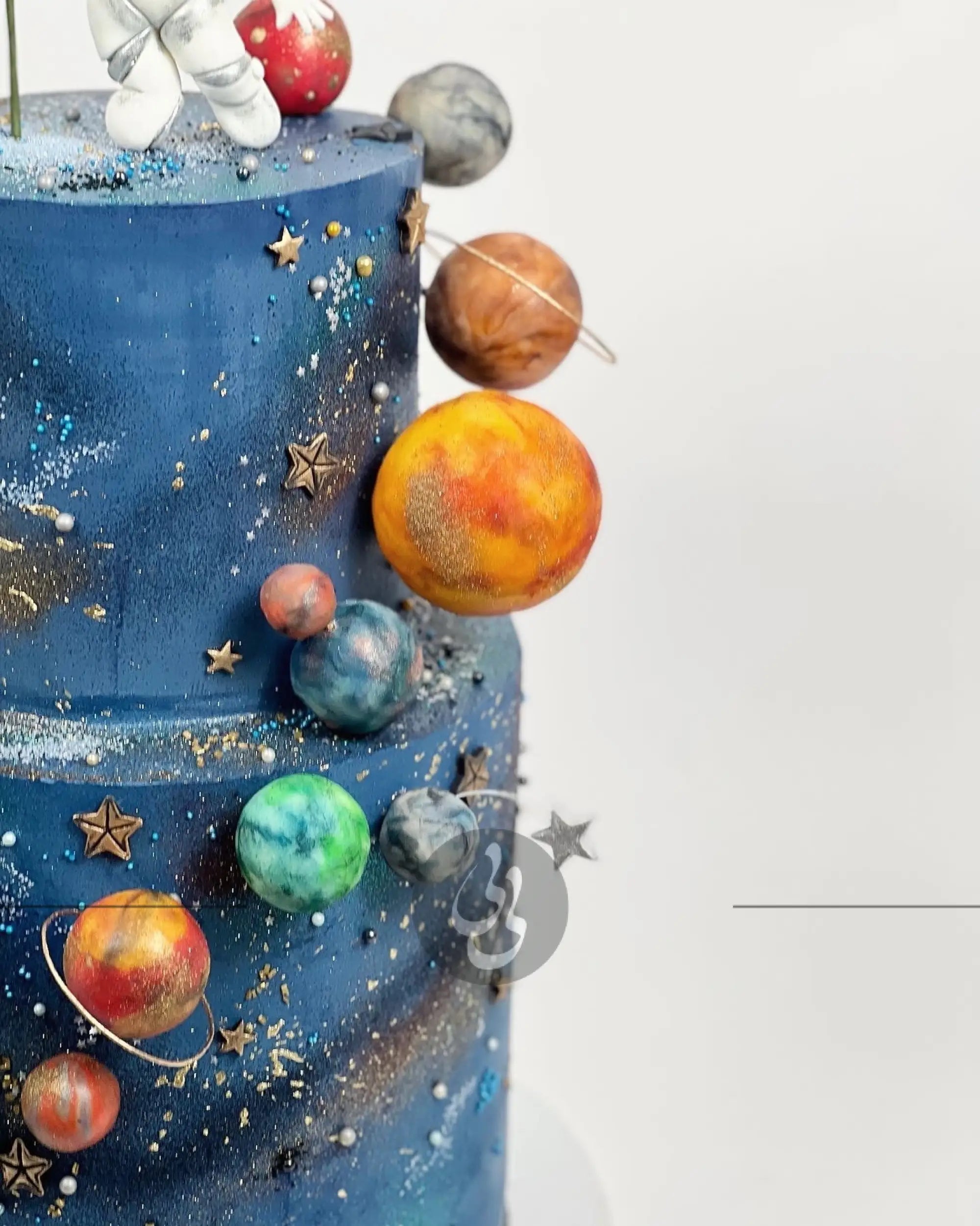 Space astronaut & planets on buttercream - custom cake