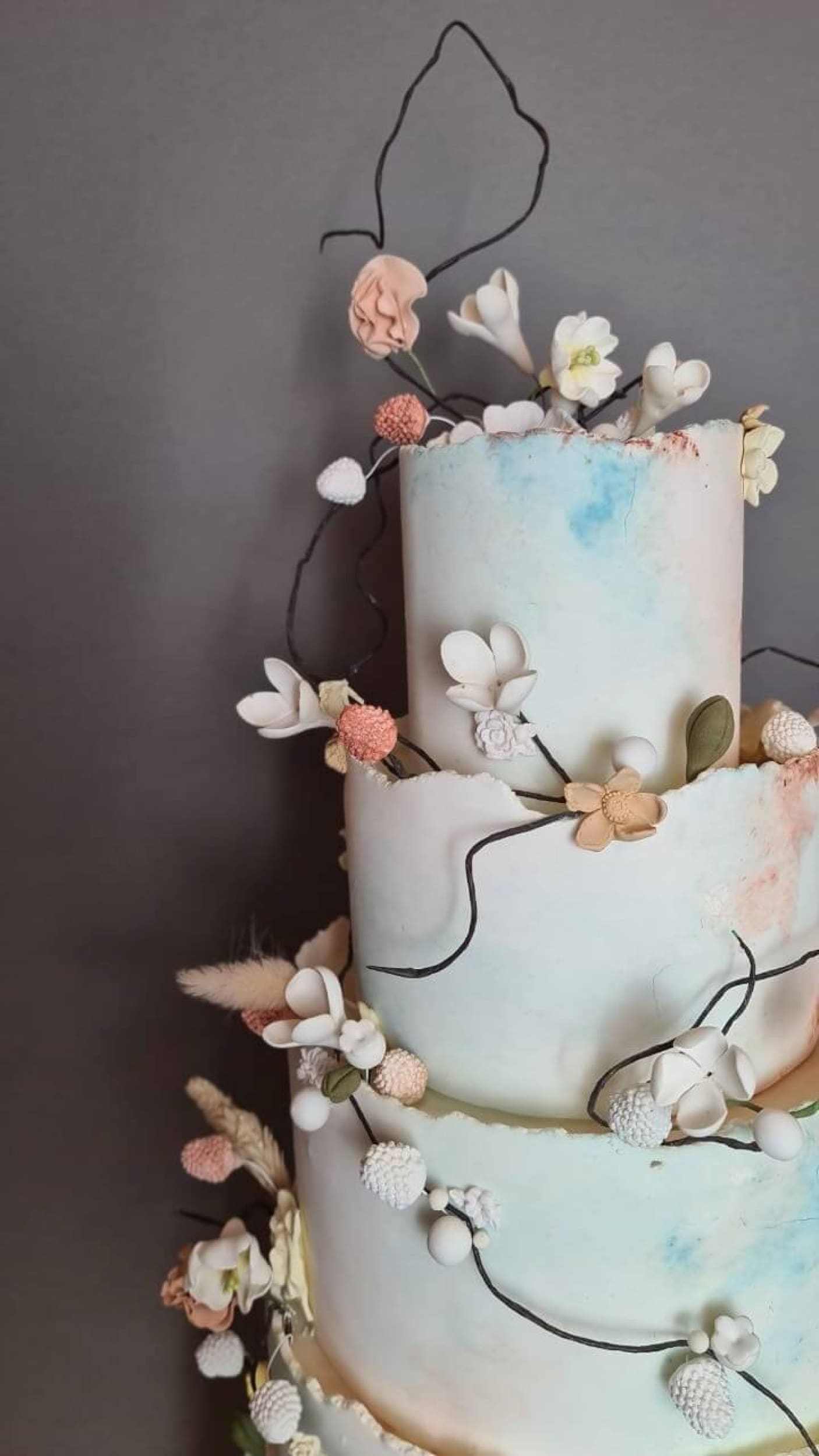 Spring bud blossoms - wedding cake