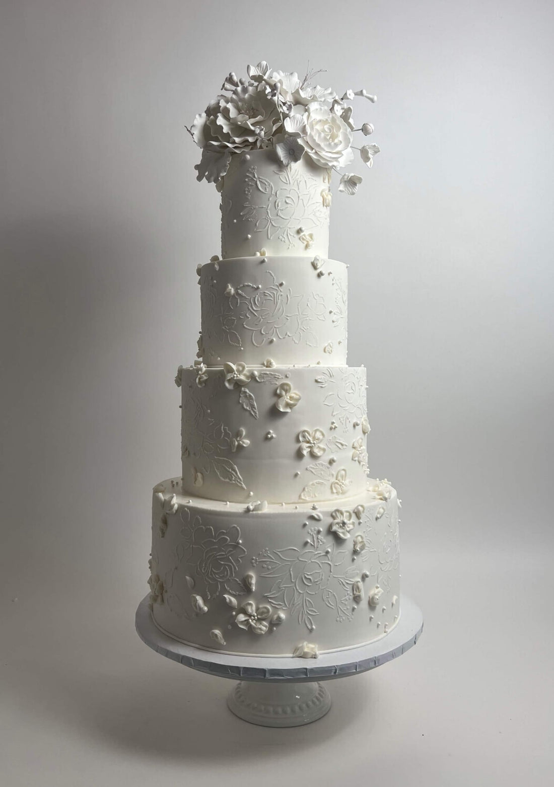 Sugar flower crown - wedding cake