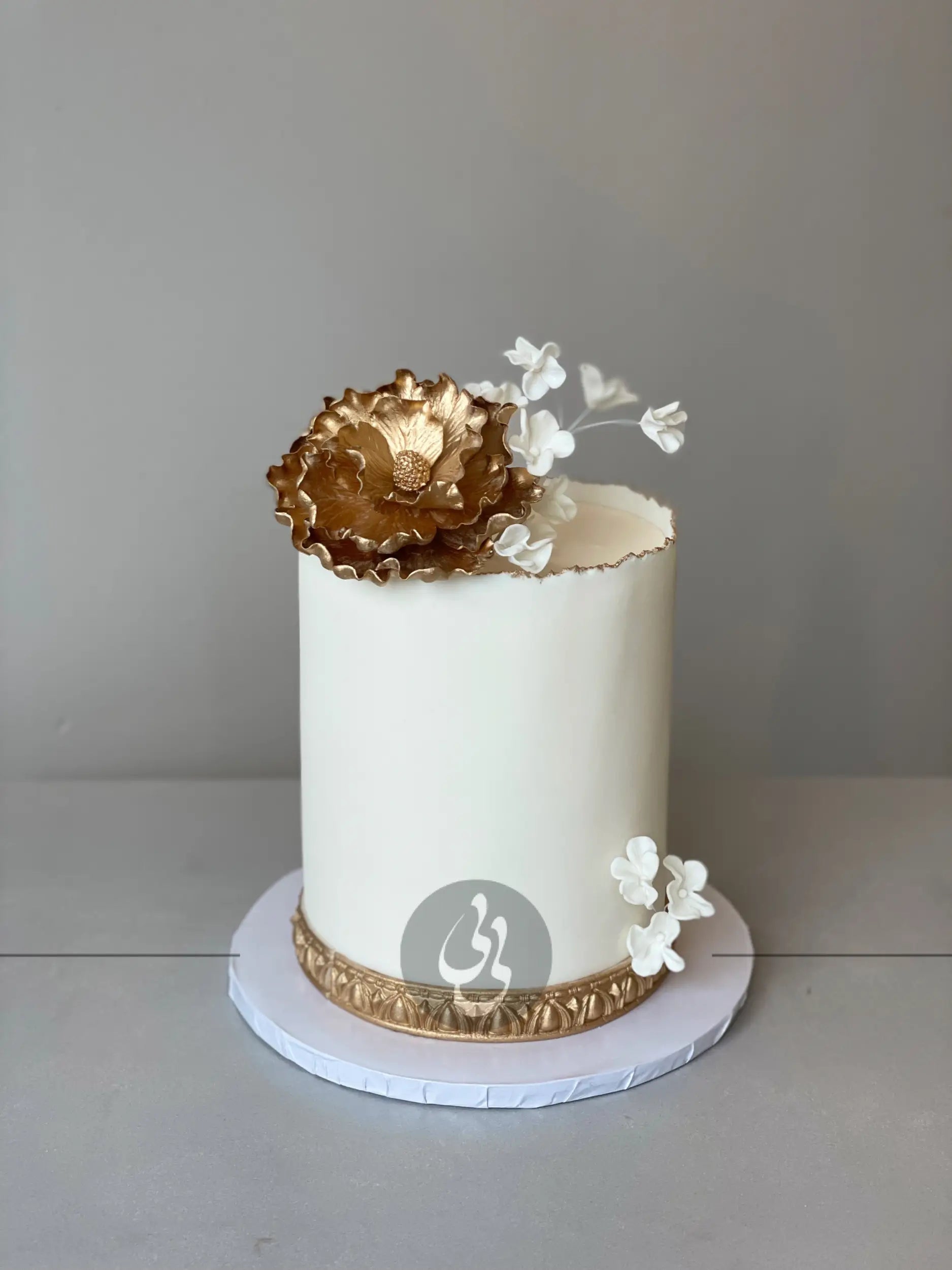 Sugar flower on deckled edge fondant - custom cake
