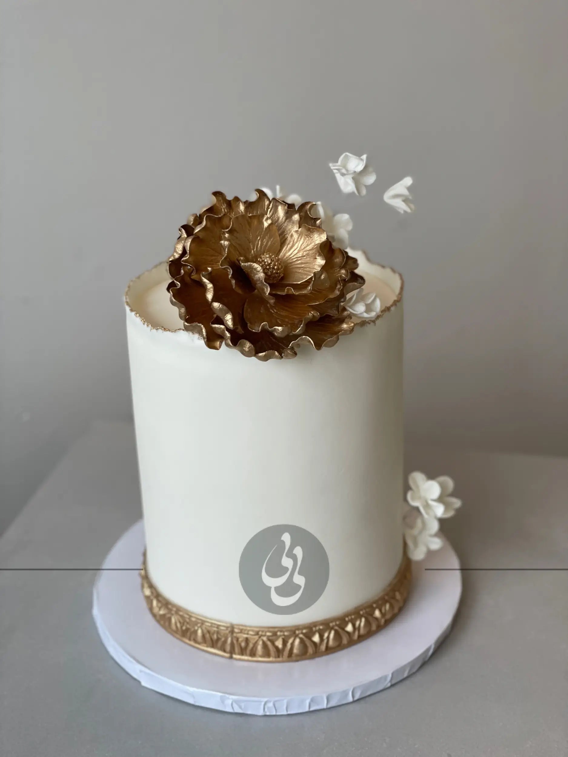 Sugar flower on deckled edge fondant - custom cake