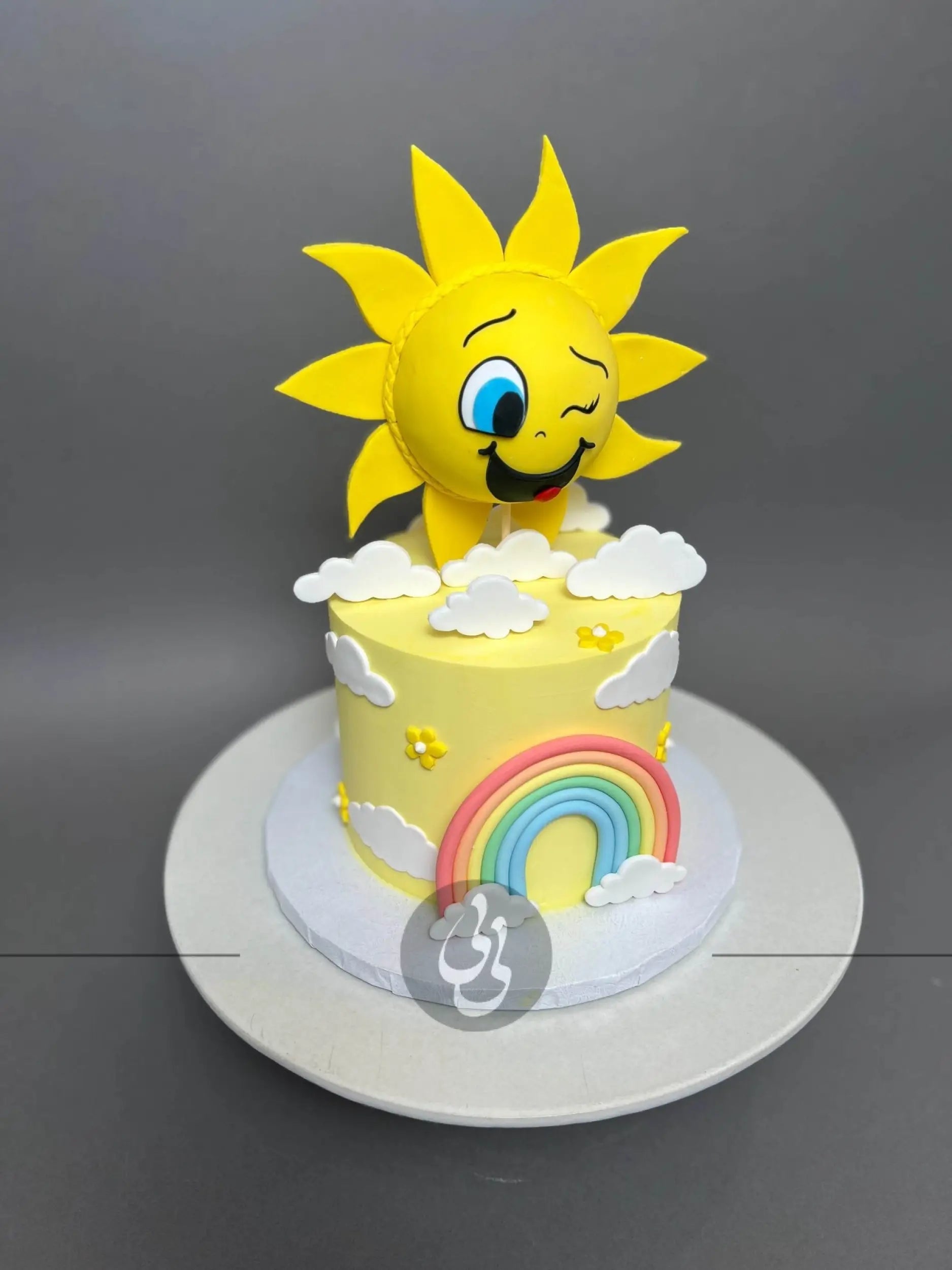 Sunshine & rainbow on buttercream - custom cake