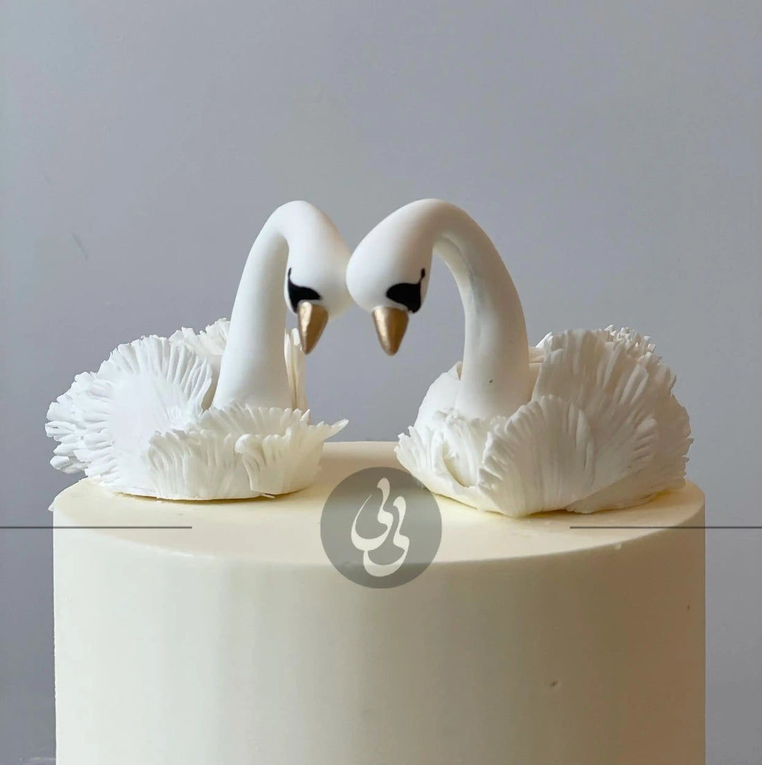 Swan love on buttercream - custom cake