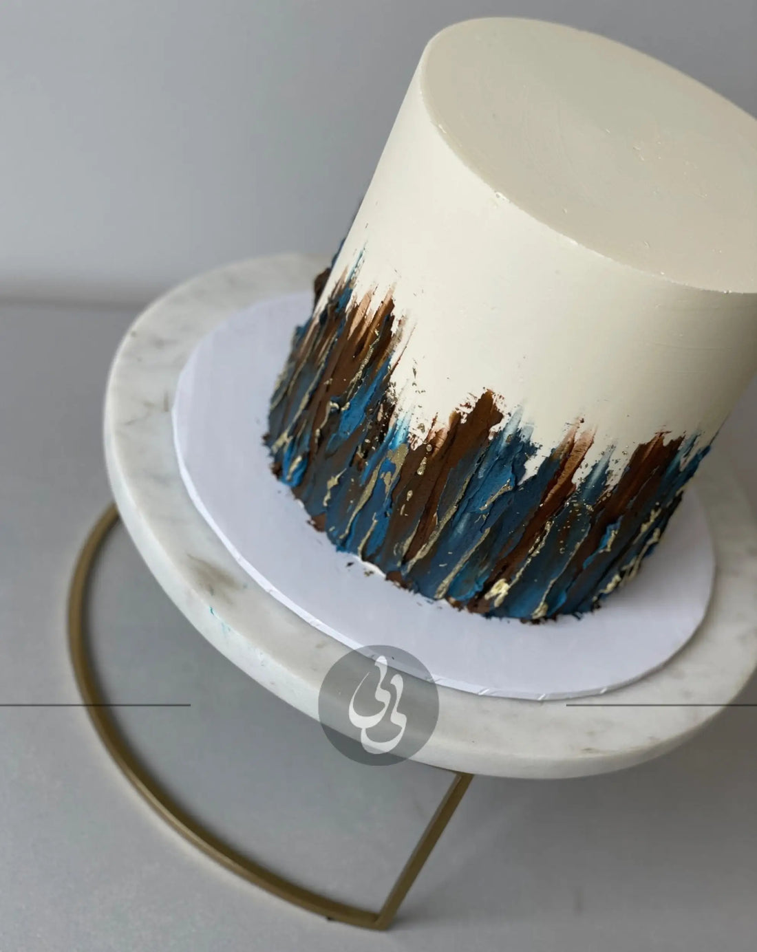 Vertical abstract on buttercream - custom cake