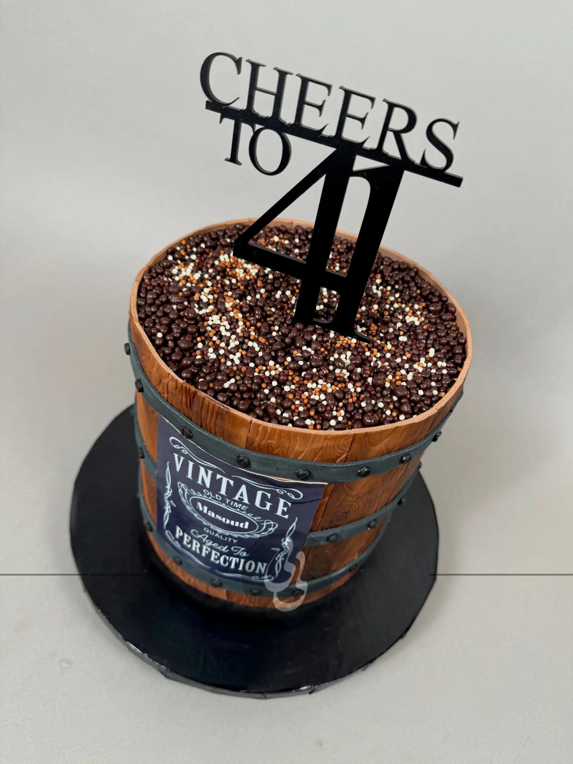 Vintage barrel - custom cake