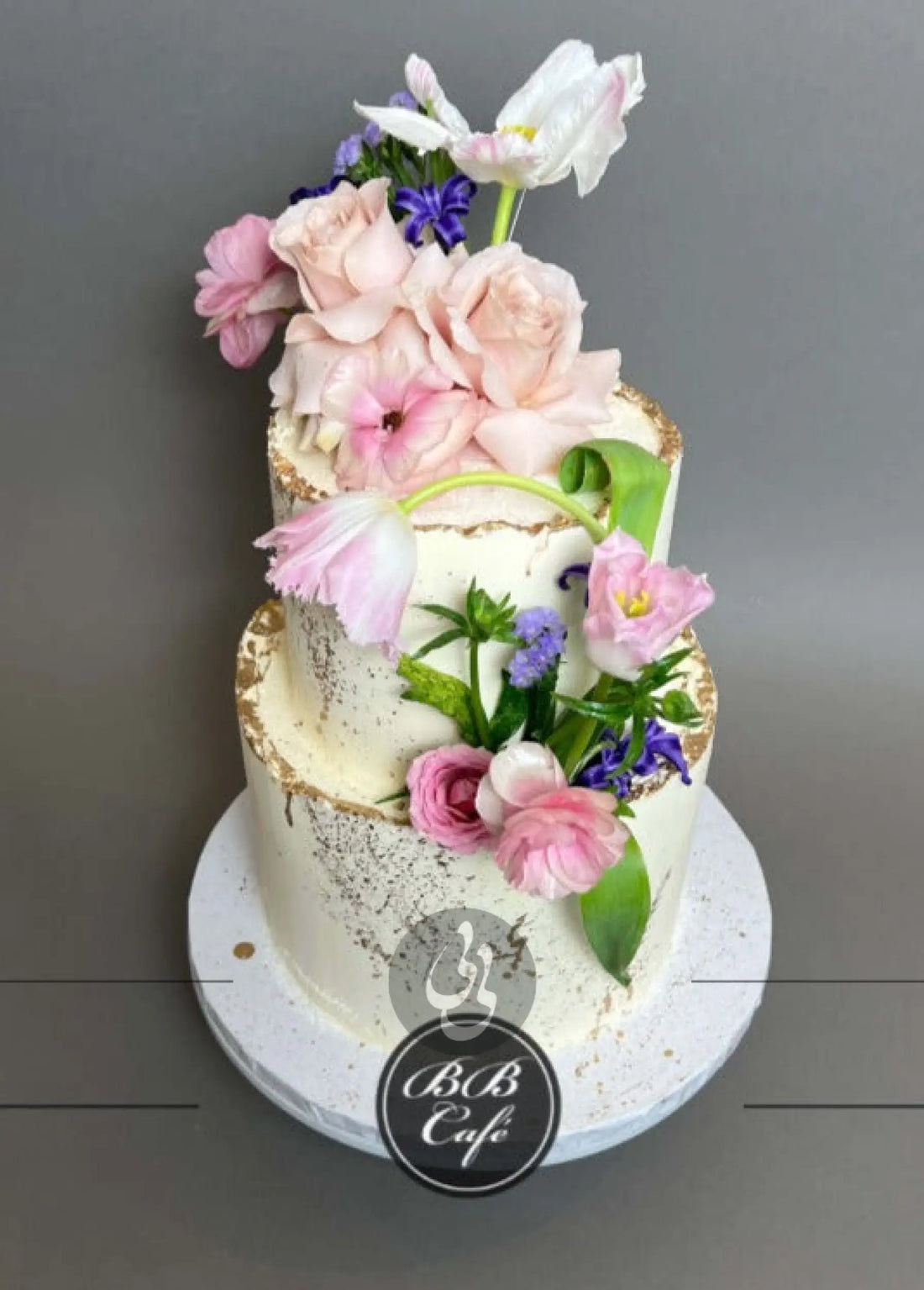 Wild spring flower on buttercream - custom cake