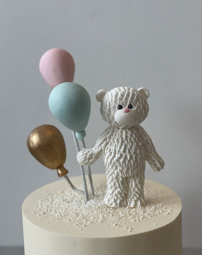 Animal &amp; balloons on buttercream - custom cake