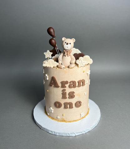 Animal &amp; balloons on buttercream - custom cake