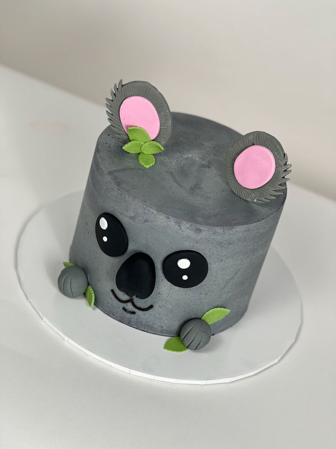 Animal face on buttercream - custom cake