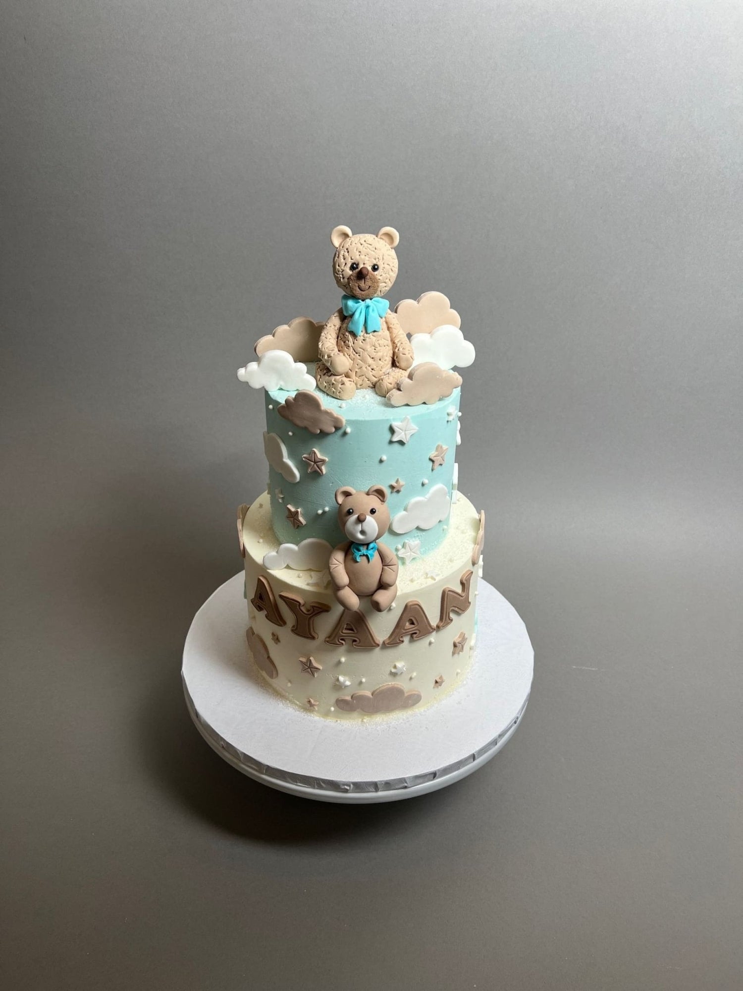 Animals &amp; clouds on buttercream - custom cake