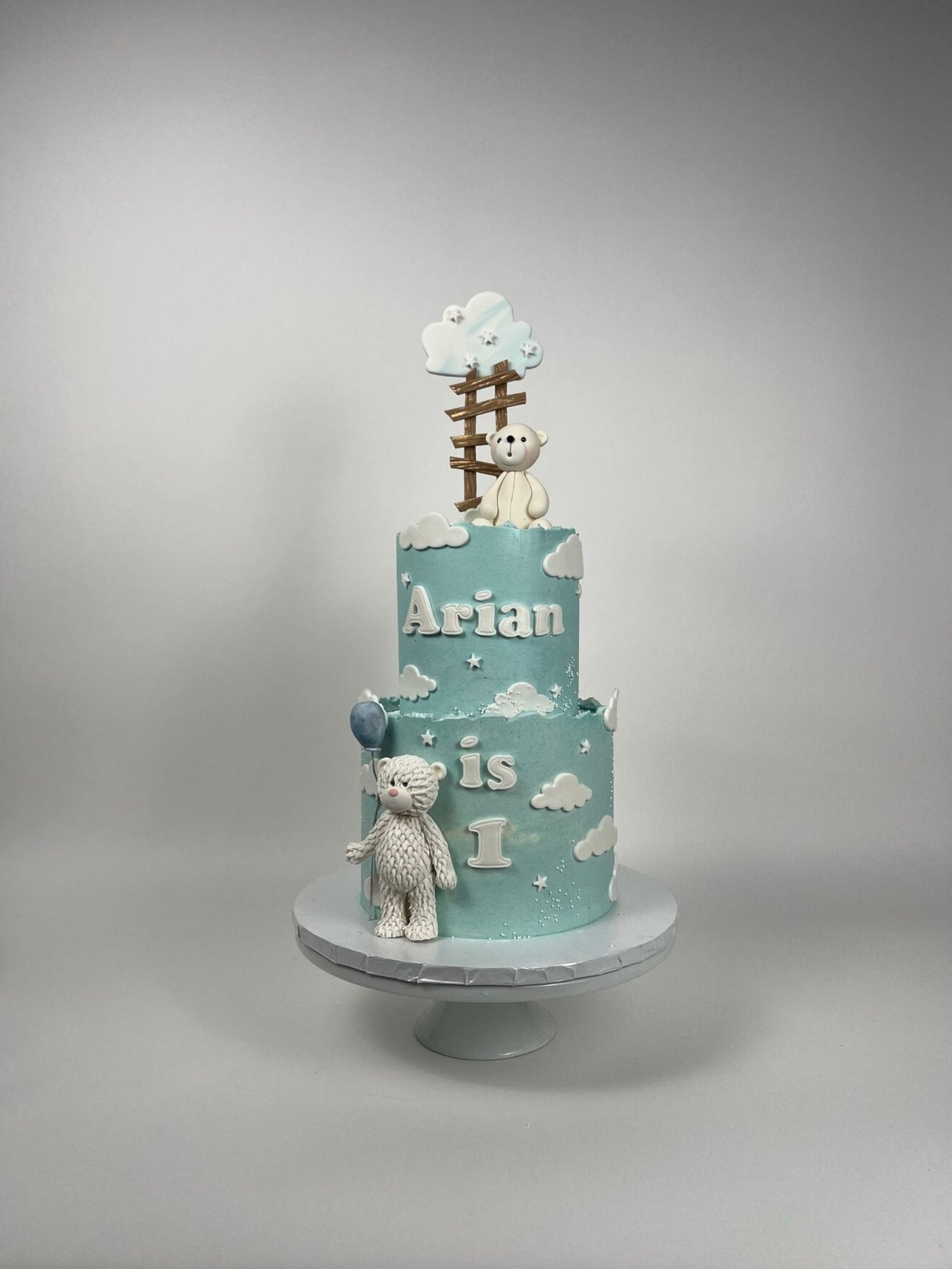 Animals &amp; clouds on buttercream - custom cake