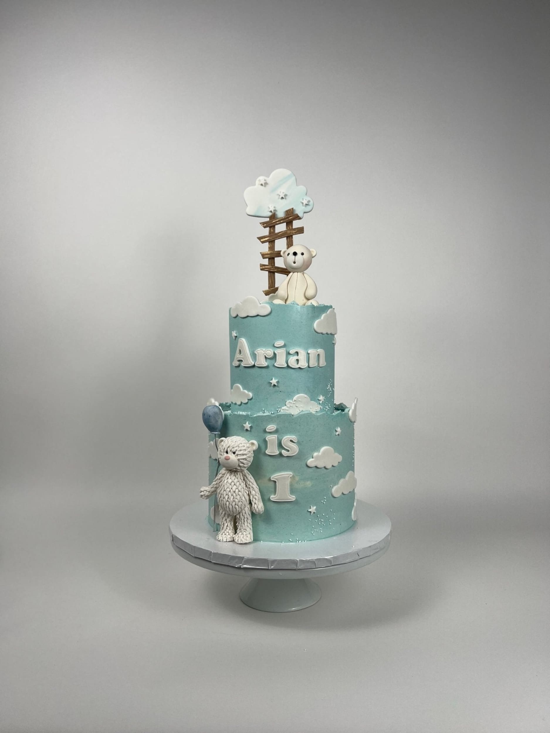 Animals &amp; clouds on buttercream - custom cake