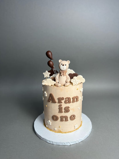 Animals &amp; clouds on buttercream - custom cake