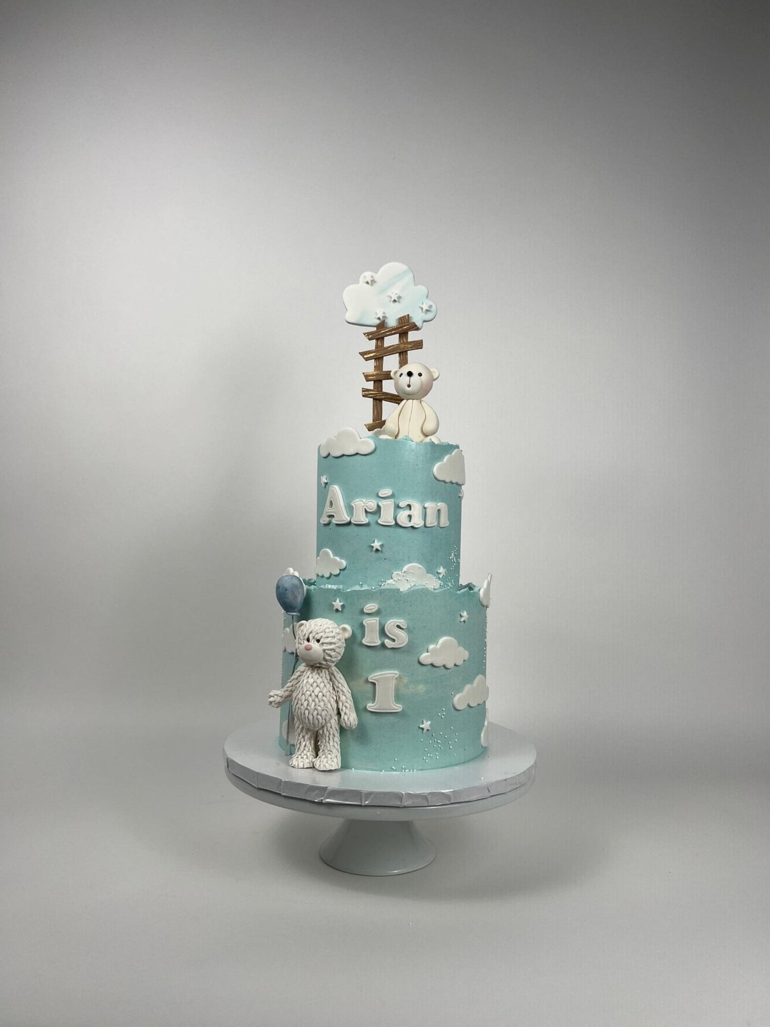 Animals &amp; clouds on buttercream - custom cake