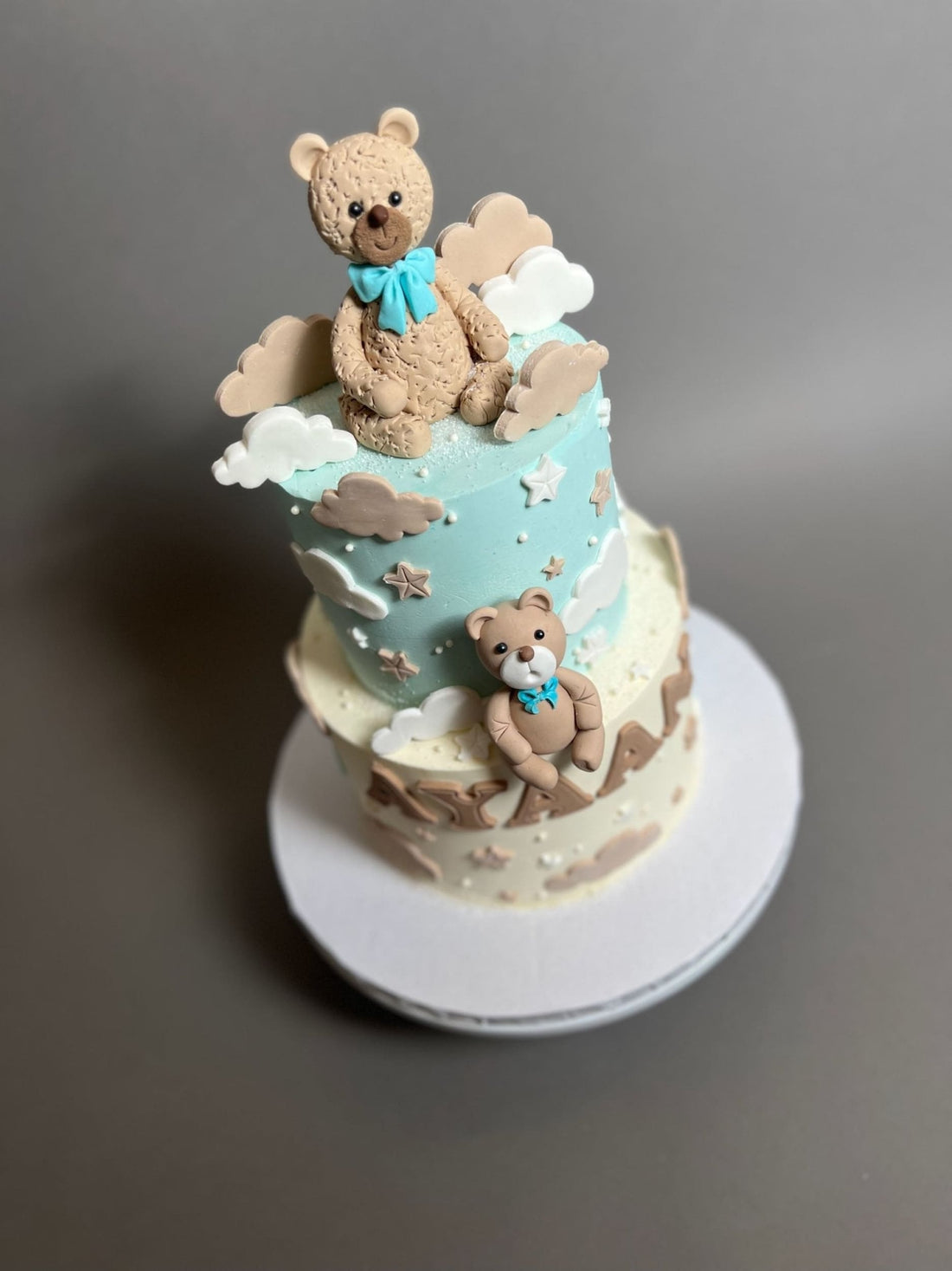 Animals &amp; clouds on buttercream - custom cake