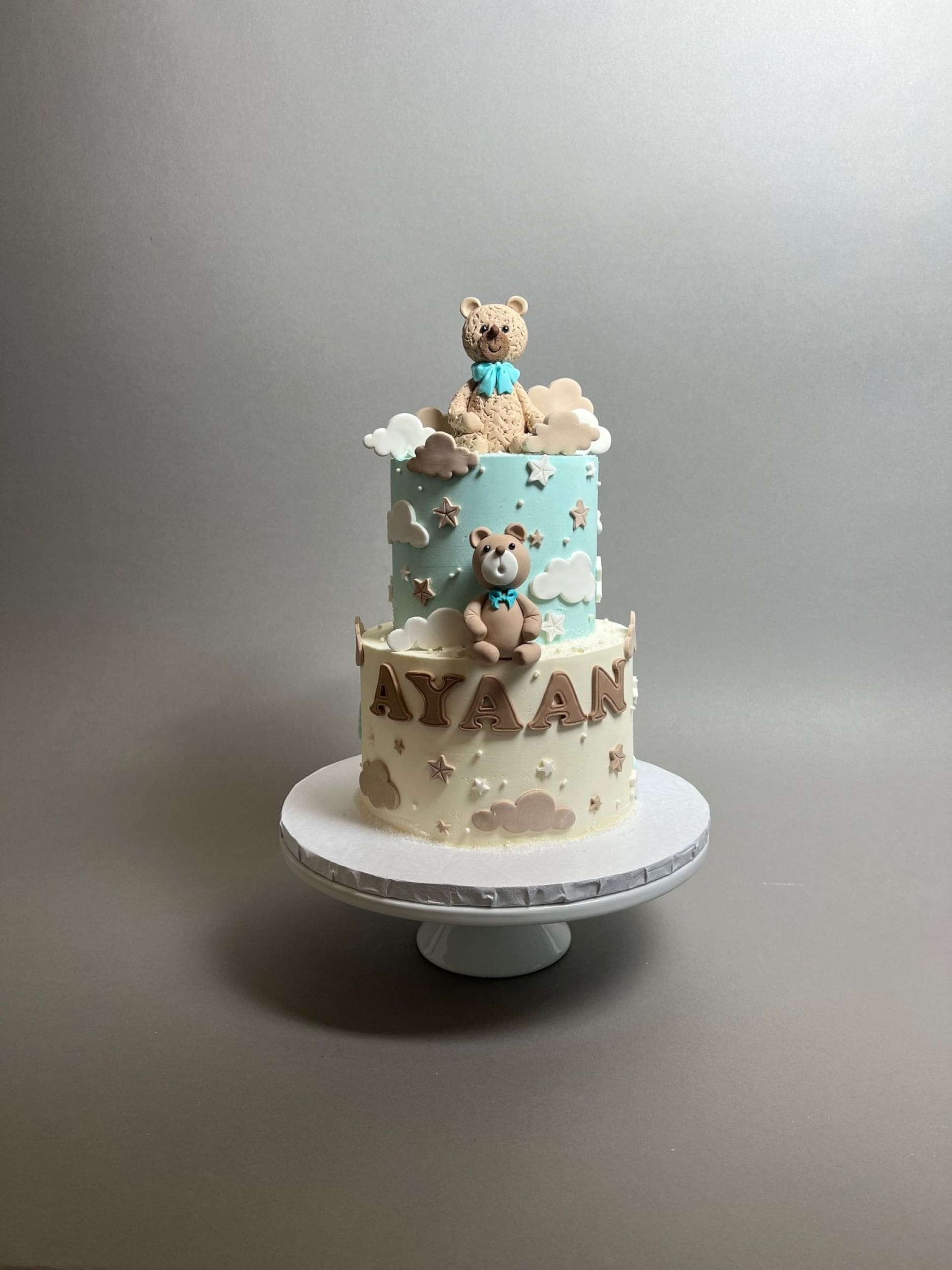 Animals &amp; clouds on buttercream - custom cake