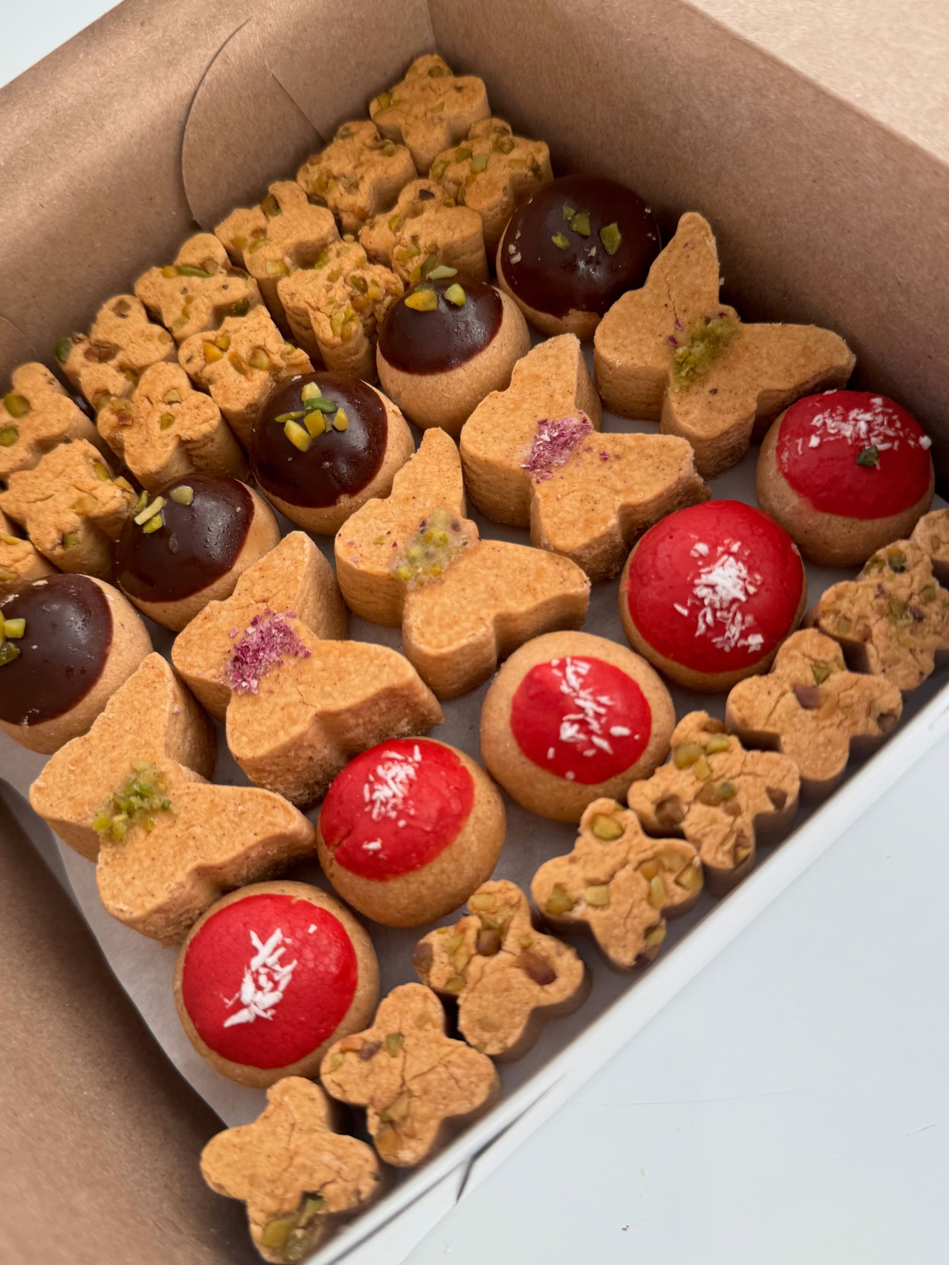 Assorted chickpea cookie box - pastry