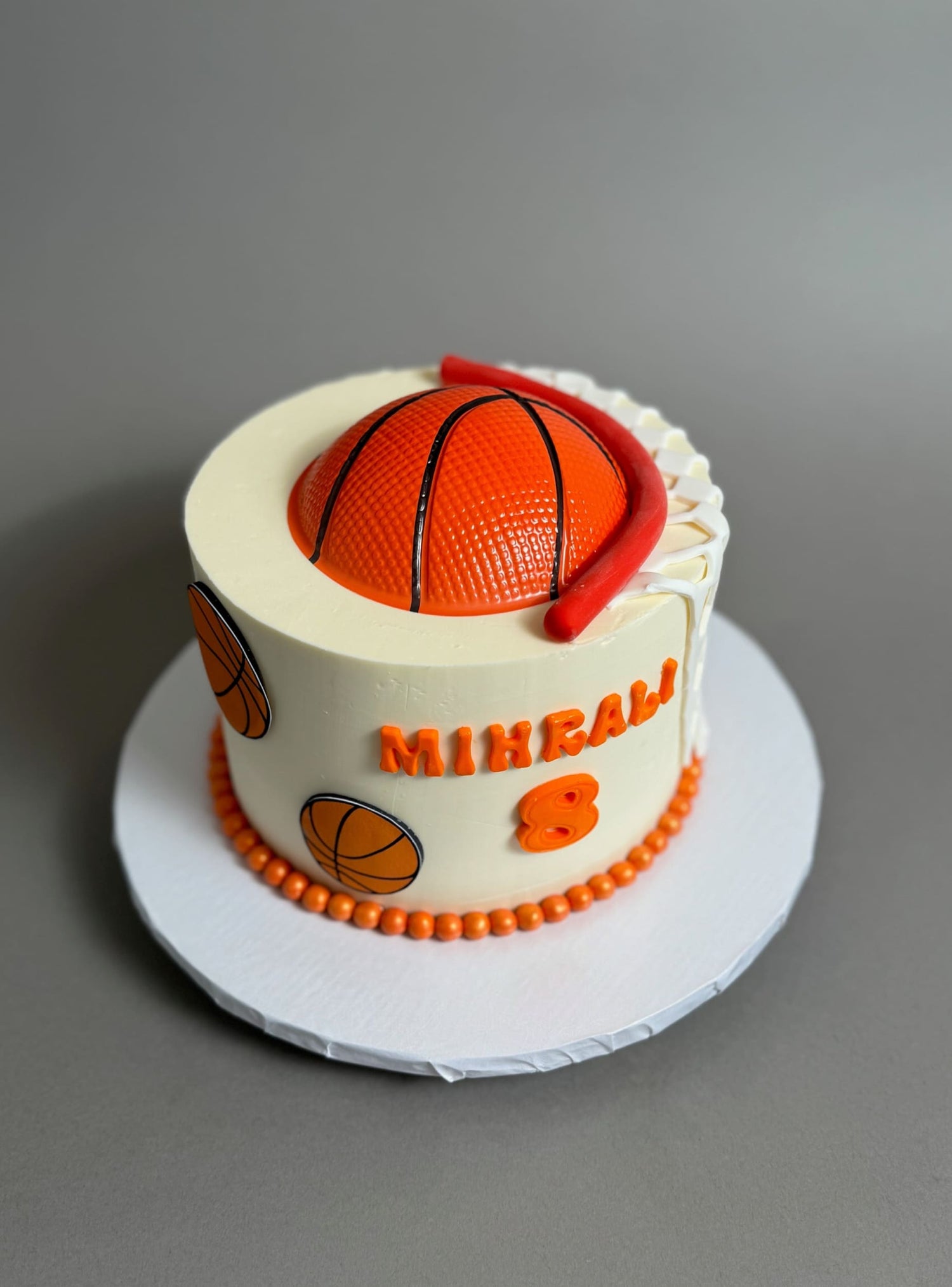 Basketball slam dunk - custom cake