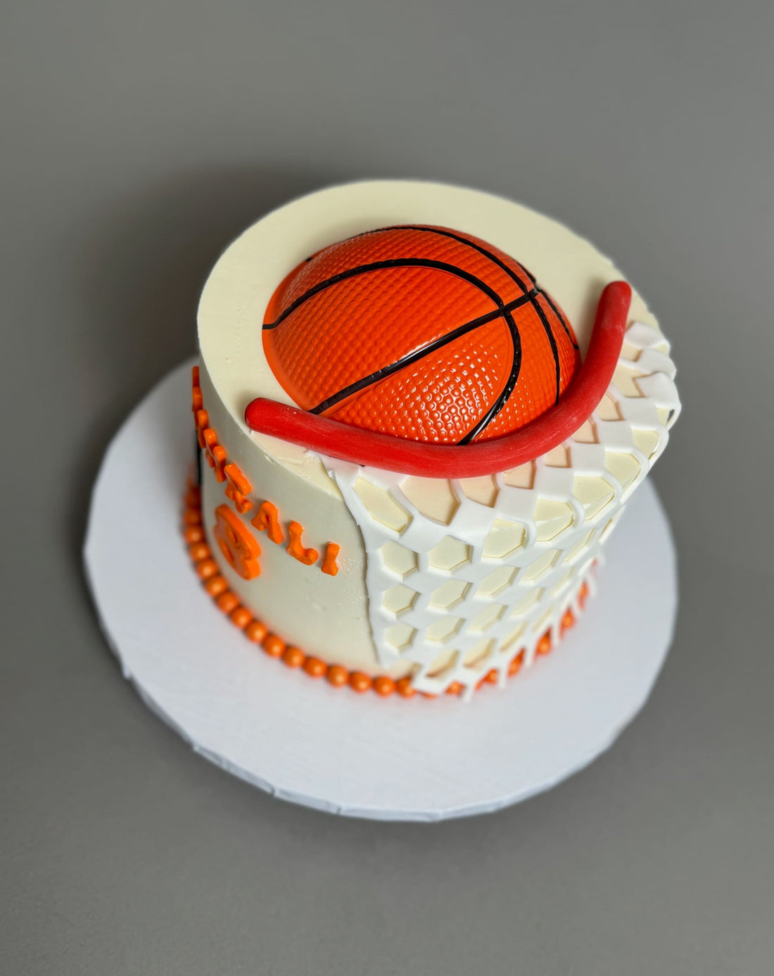 Basketball slam dunk - custom cake
