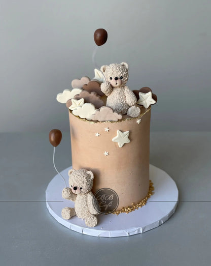 Bear &amp; clouds on buttercream - custom cake