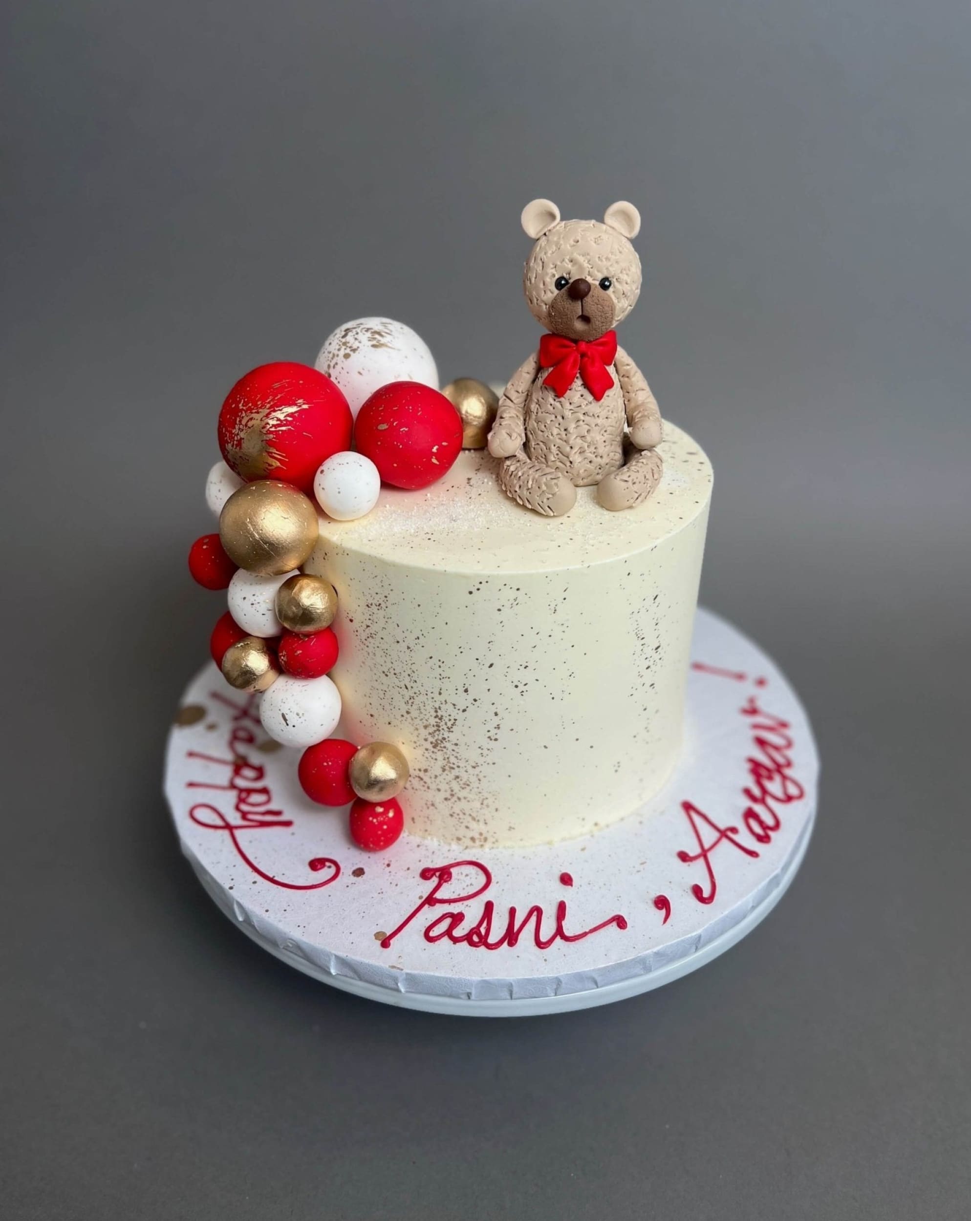 Bears &amp; spheres on buttercream - custom cake