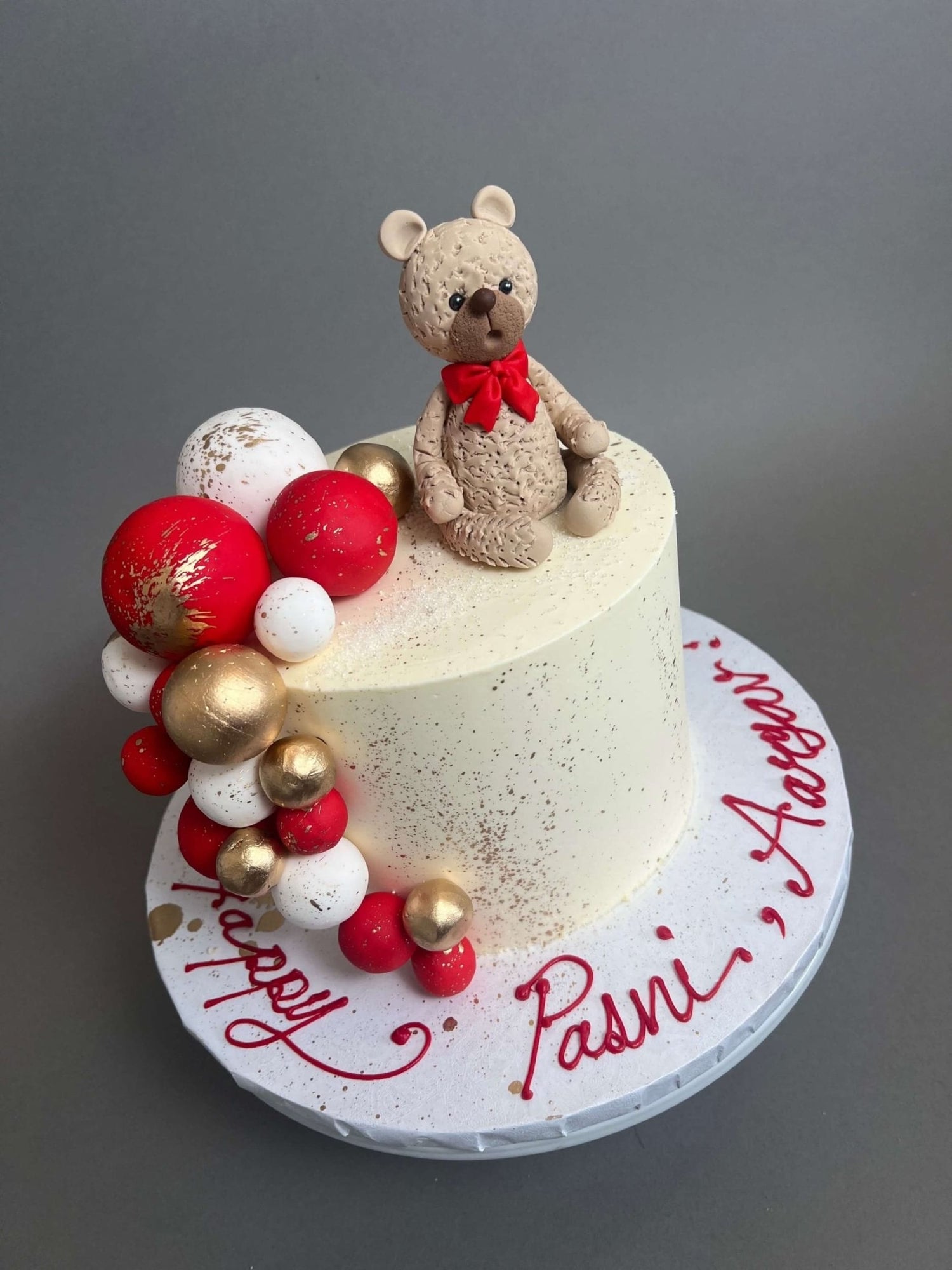 Bears &amp; spheres on buttercream - custom cake
