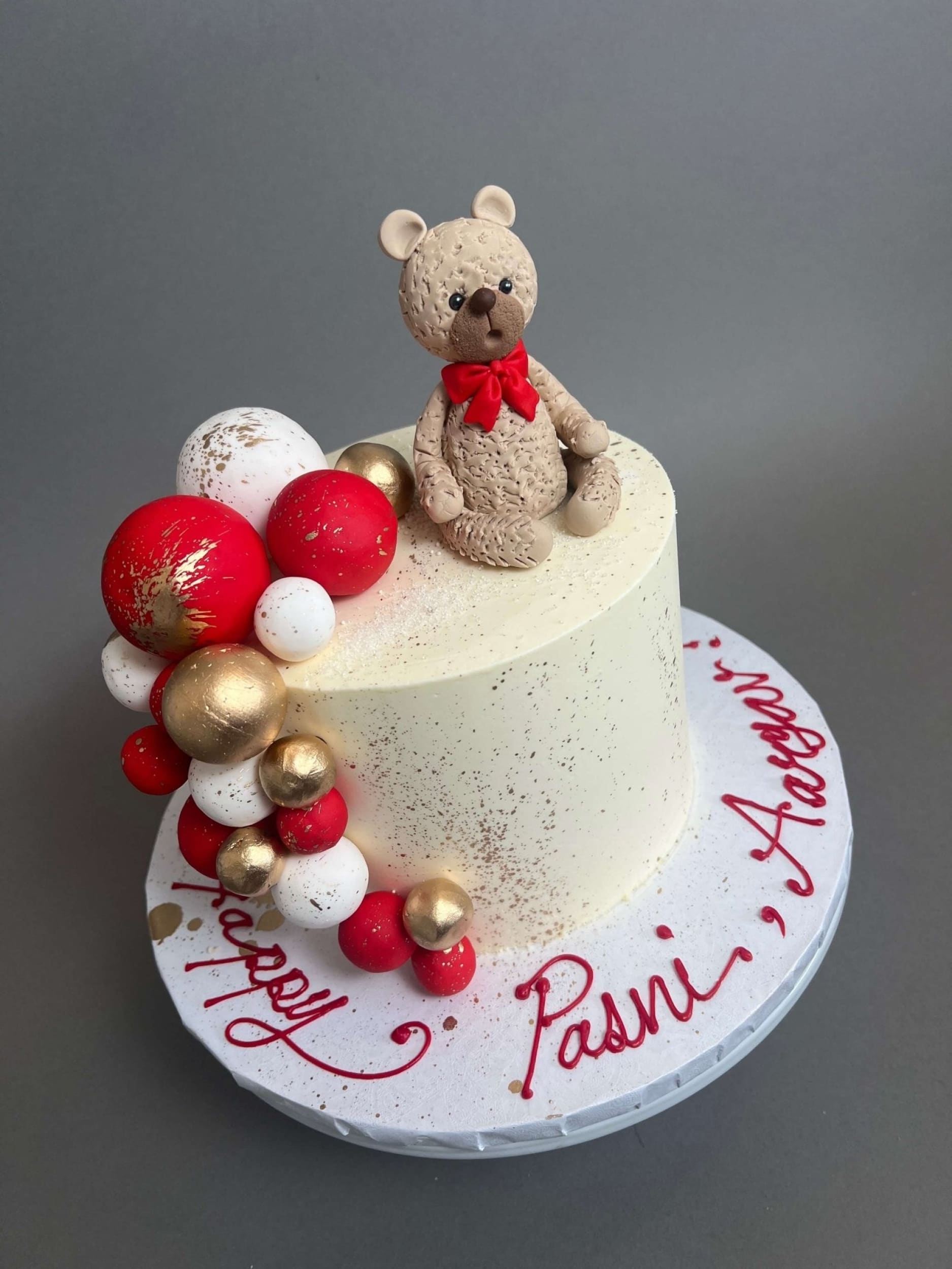 Bears &amp; spheres on buttercream - custom cake