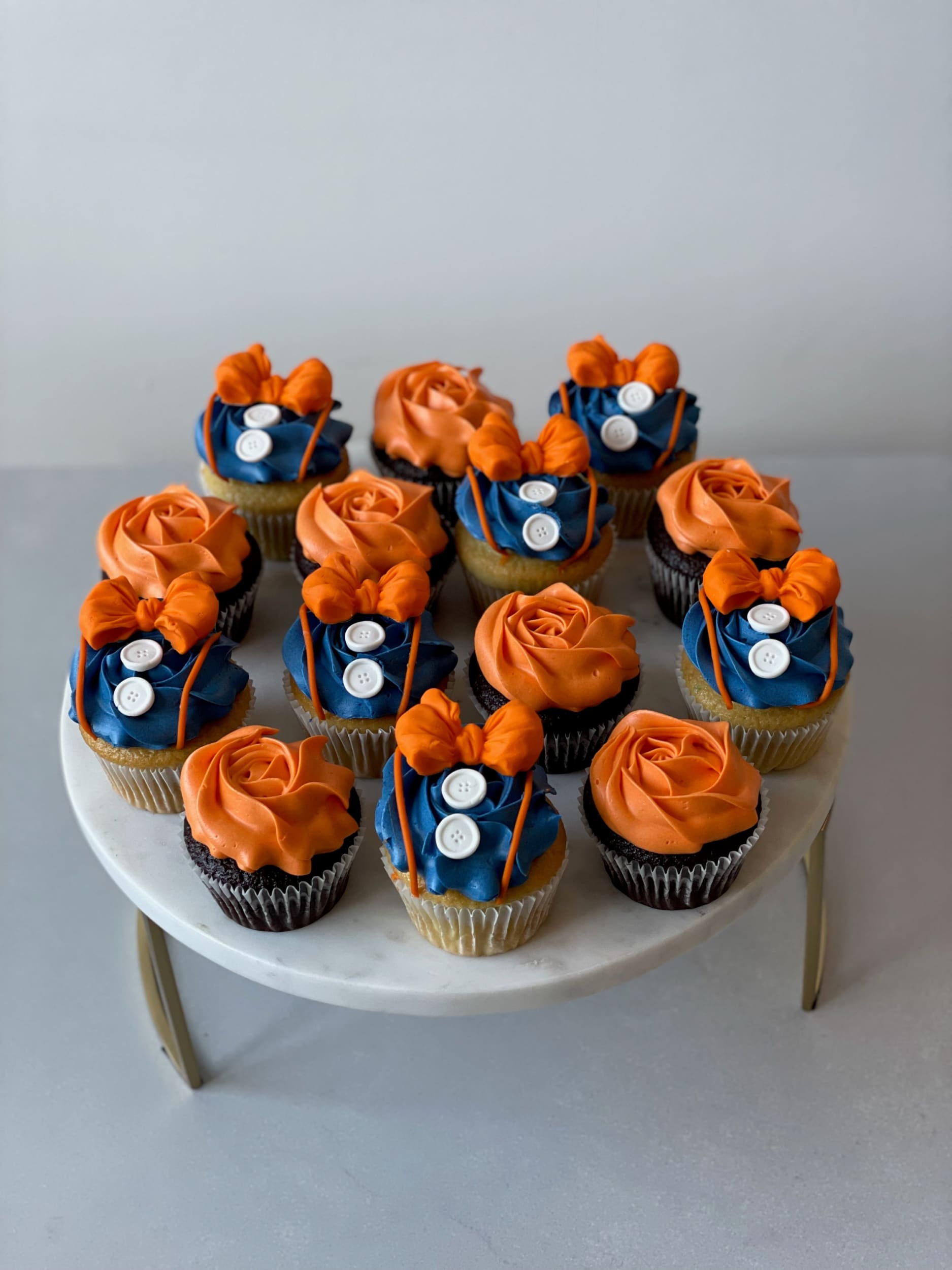 Blippi cupcakes - cupcake