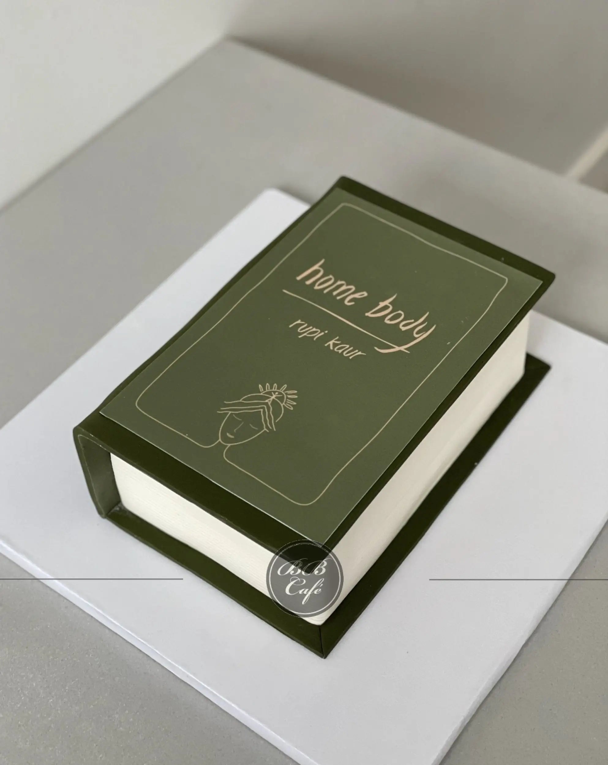 Book in fondant - custom cake