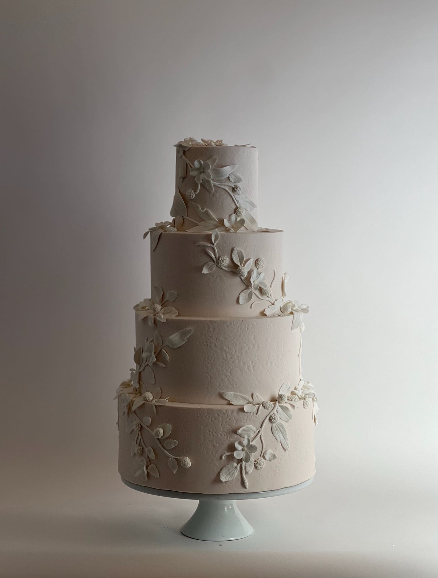 Buds &amp; blossoms - wedding cake