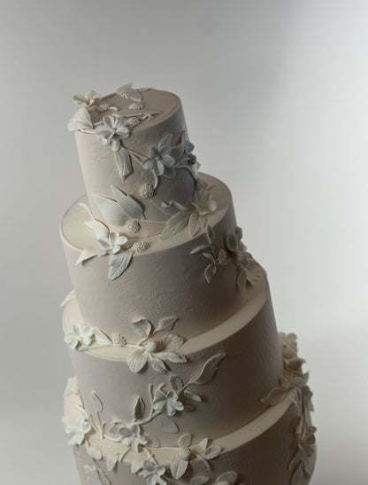 Buds &amp; blossoms - wedding cake