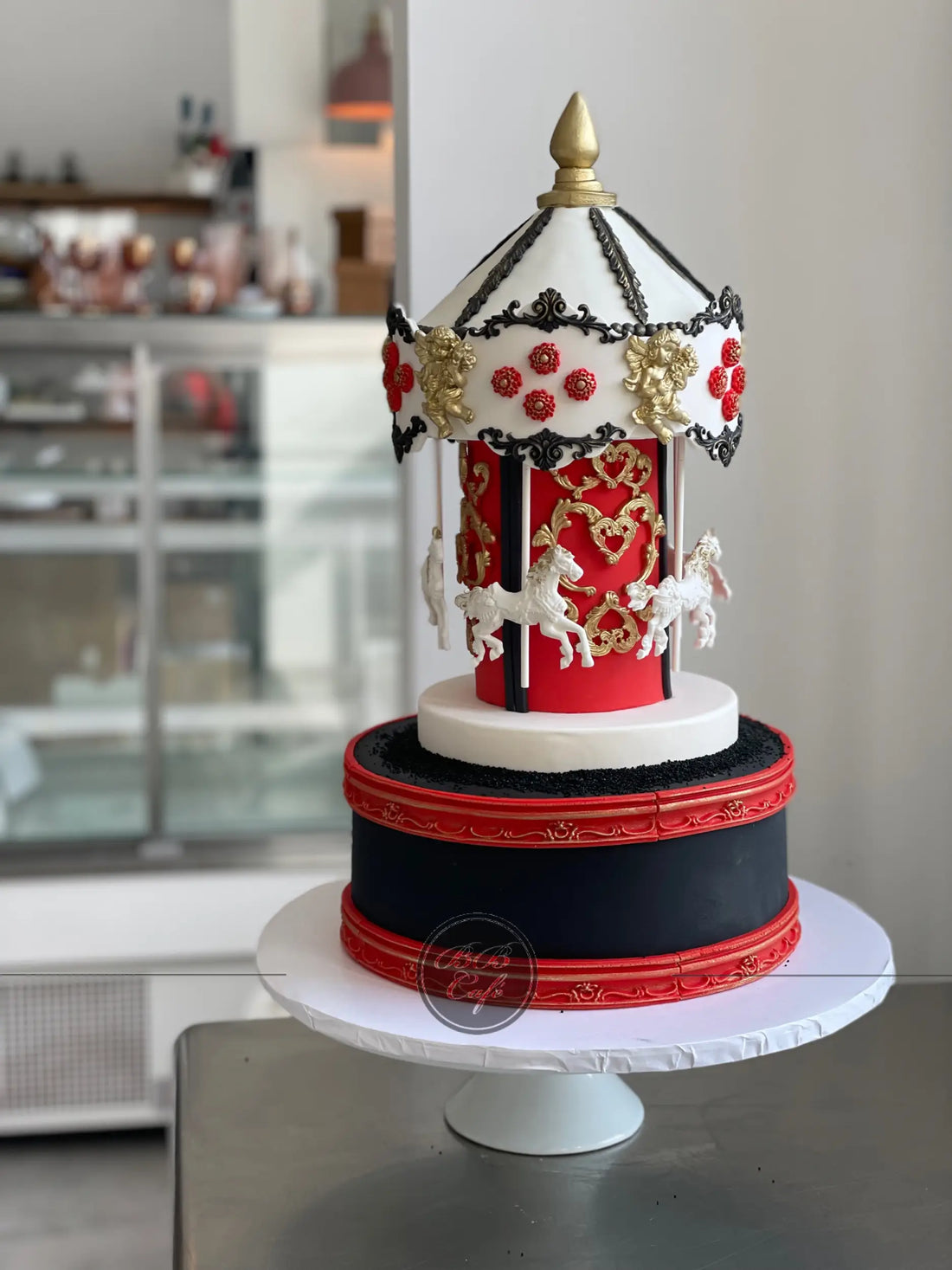 Carrousel in fondant - custom cake
