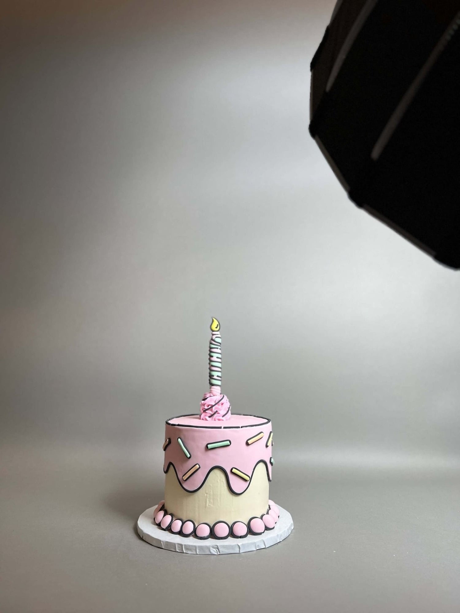 Cartoon pop-art cake - custom cake