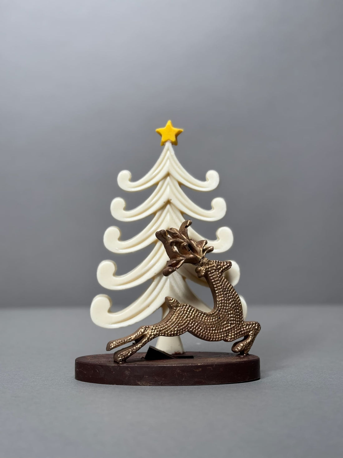 Chocolate christmas tree &amp; reindeer - pastry