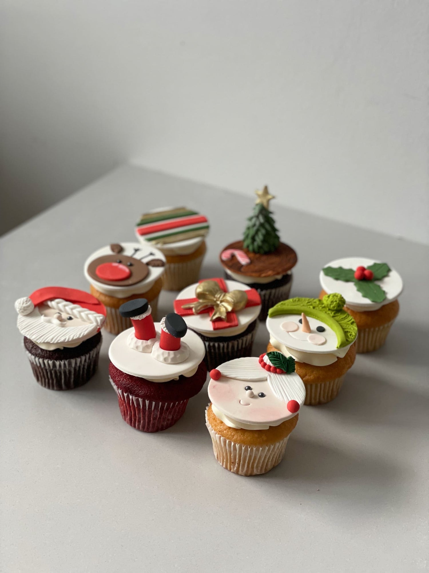 Christmas joy cupcakes - cupcake