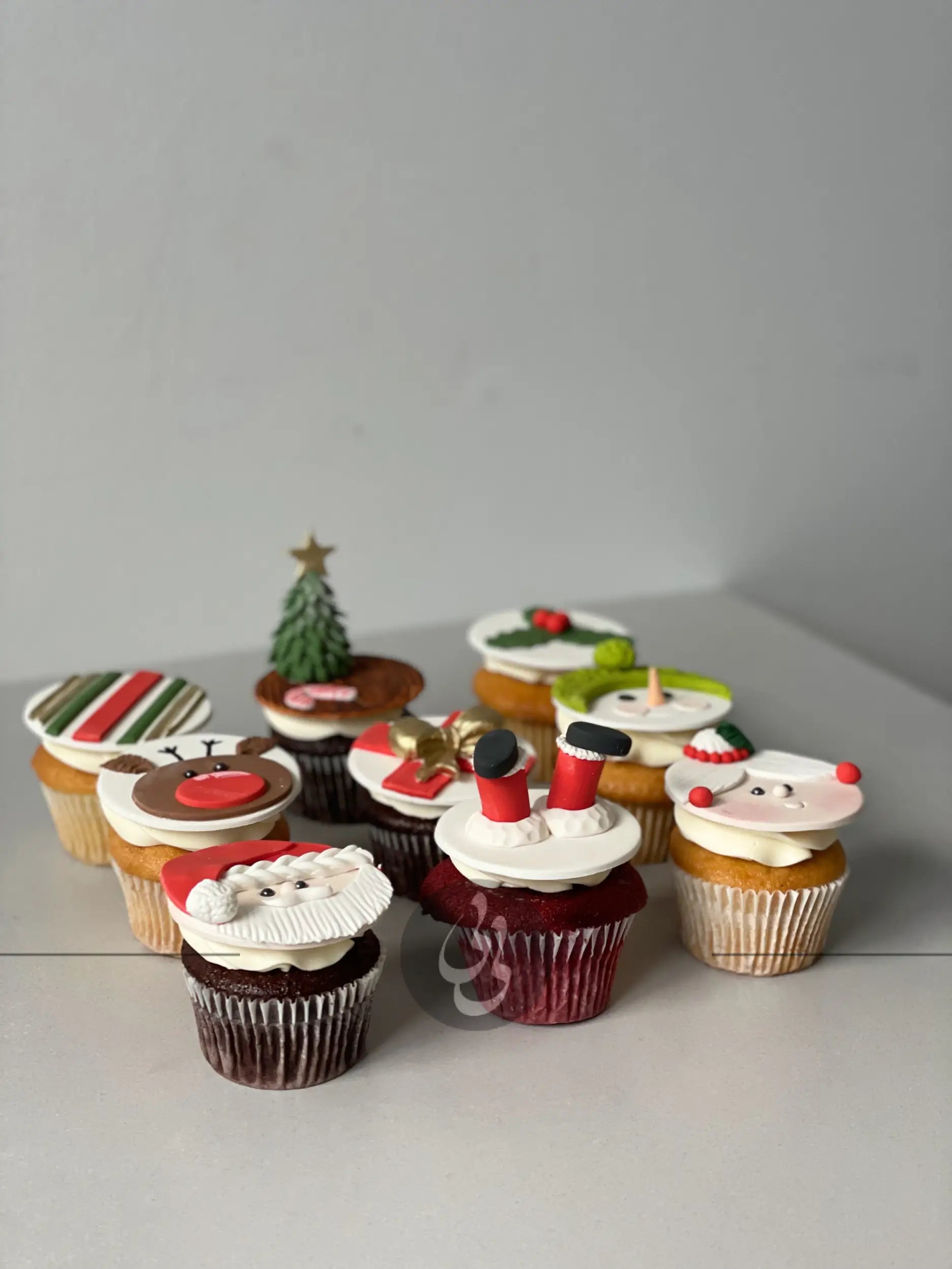 Christmas joy cupcakes - cupcake