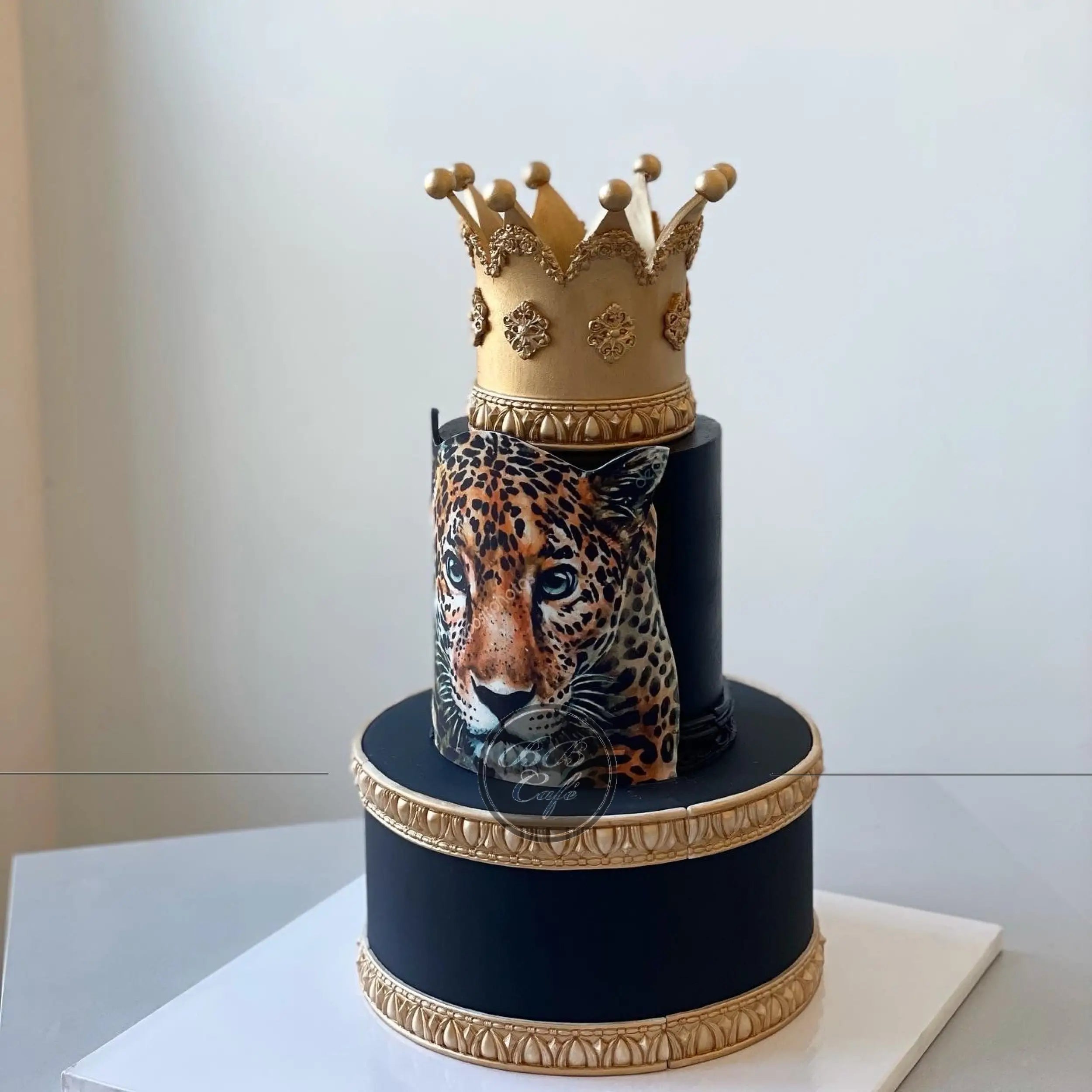 Crown and edible print on buttercream - custom cake